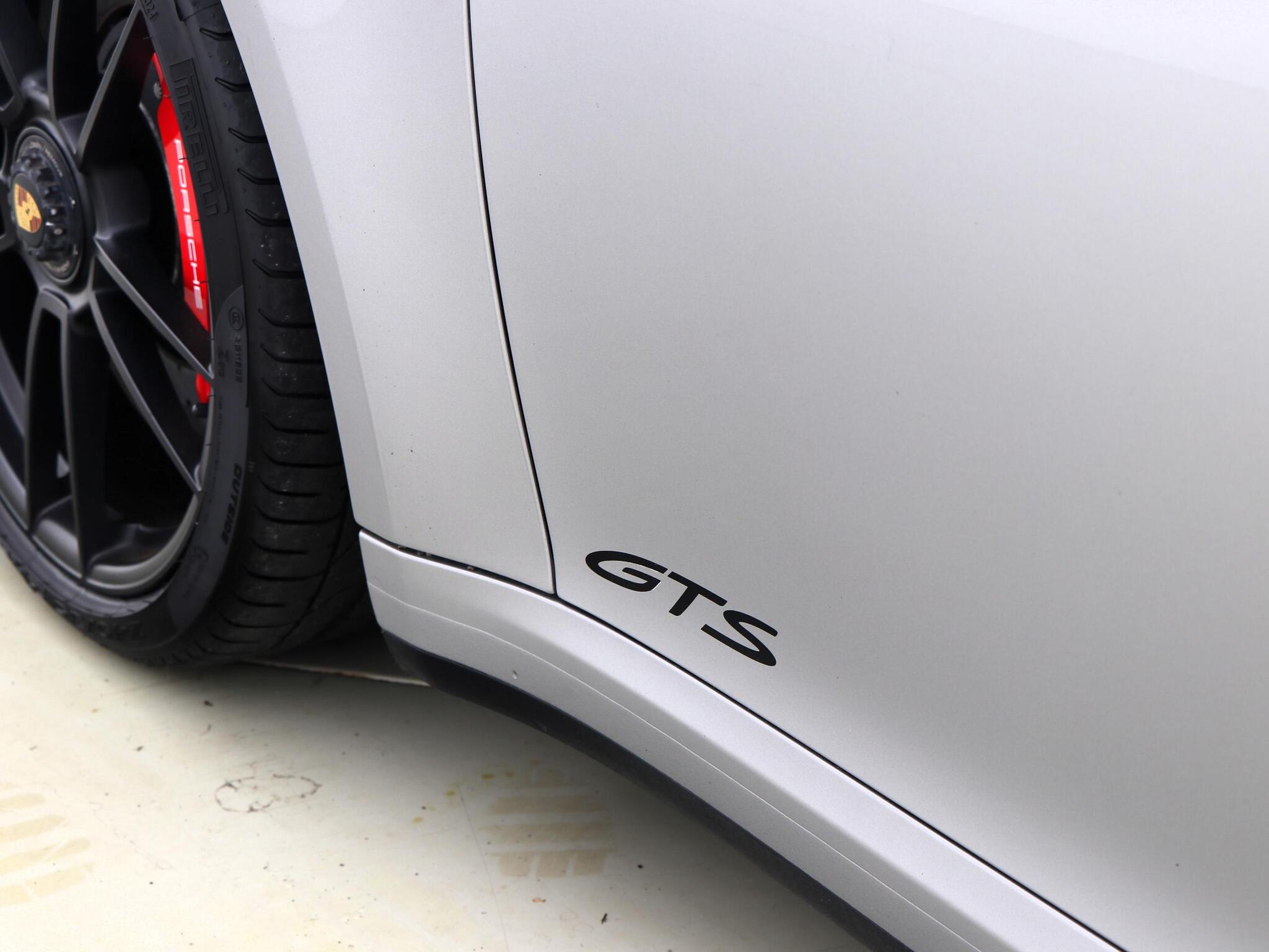 Porsche 911 view 22