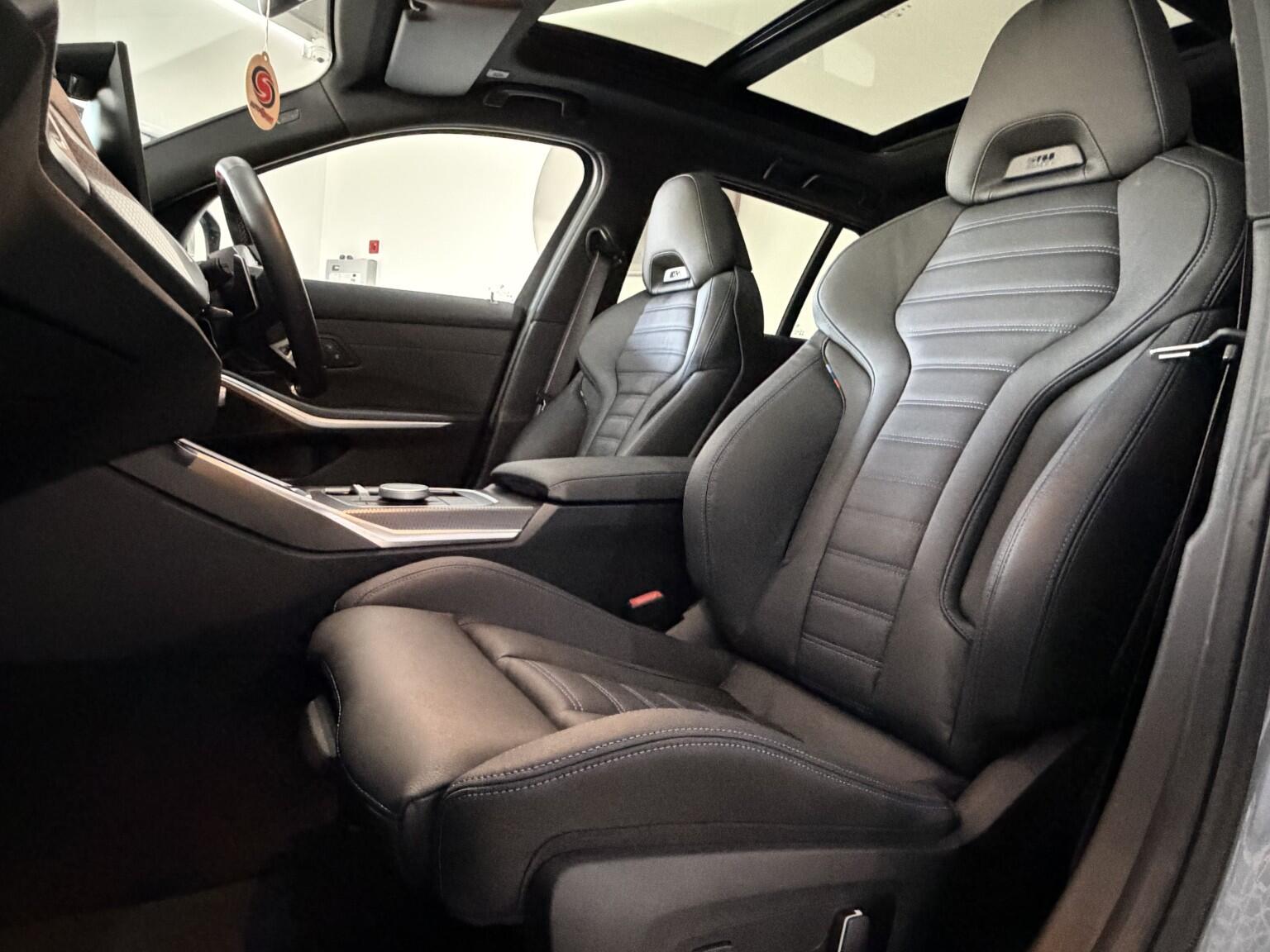 BMW 3 Series view 23