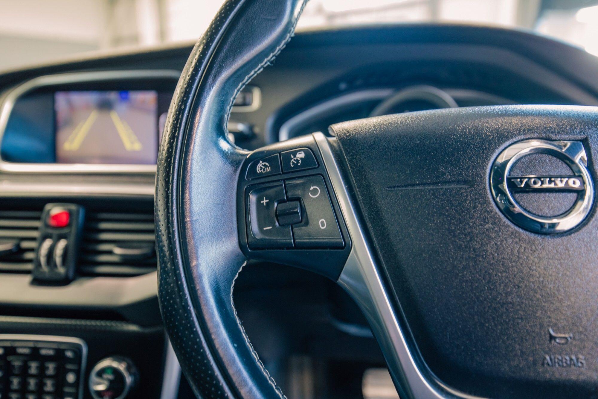 Volvo V40 view 12