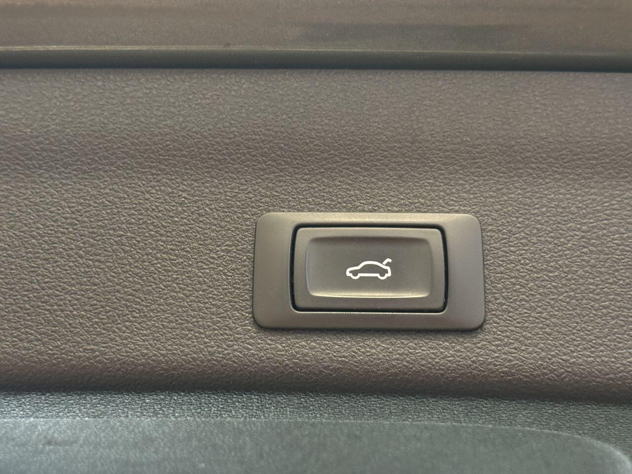 Audi A6 Avant view 18