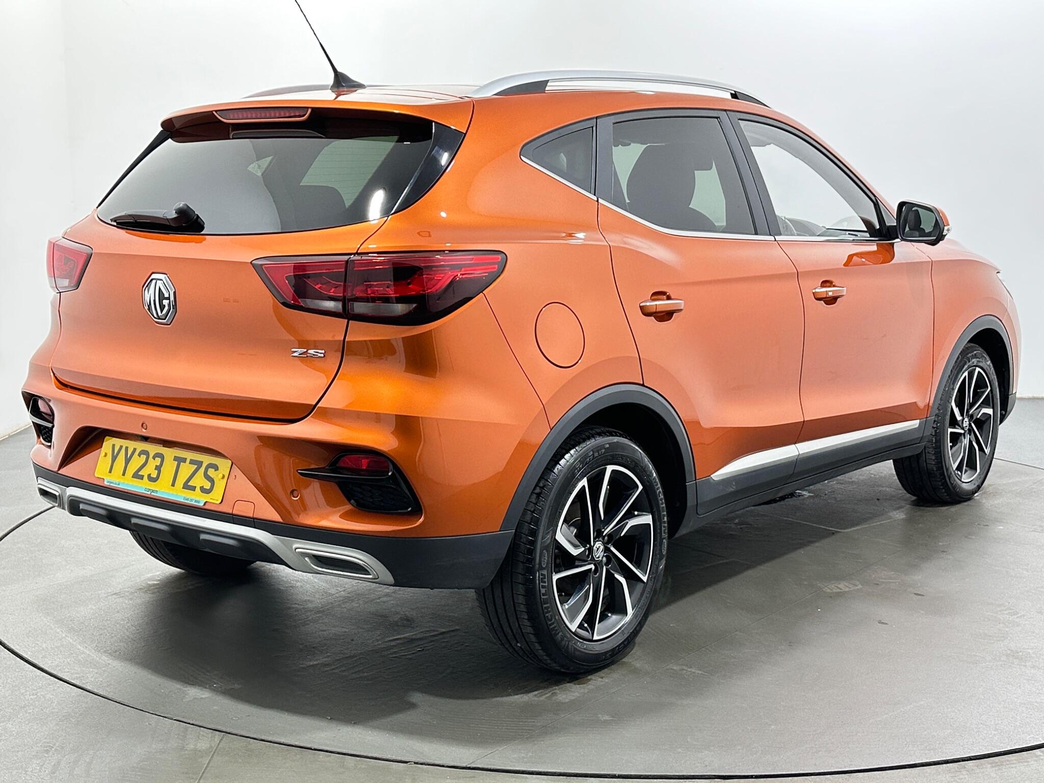 MG ZS view 8