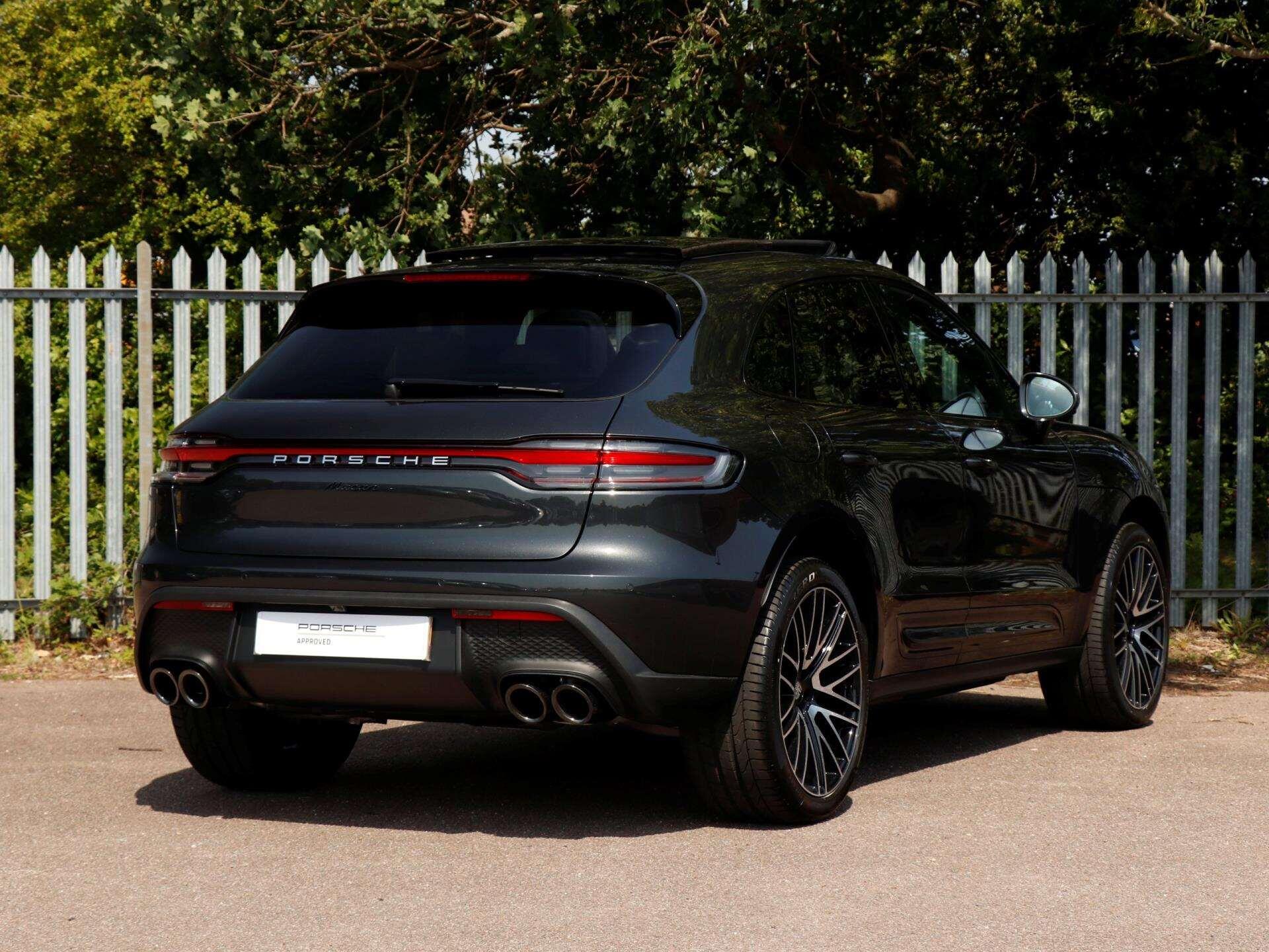 Porsche Macan view 39