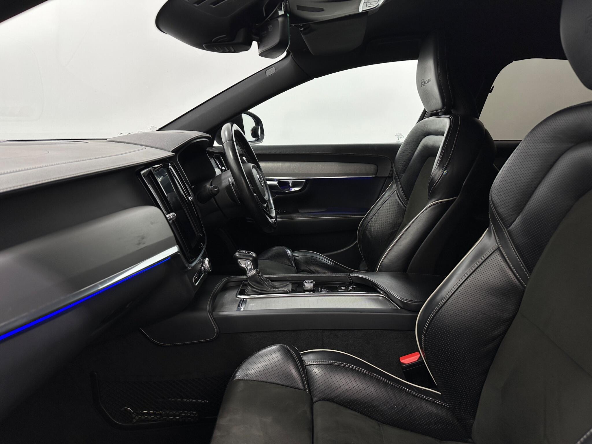 Volvo S90 view 34