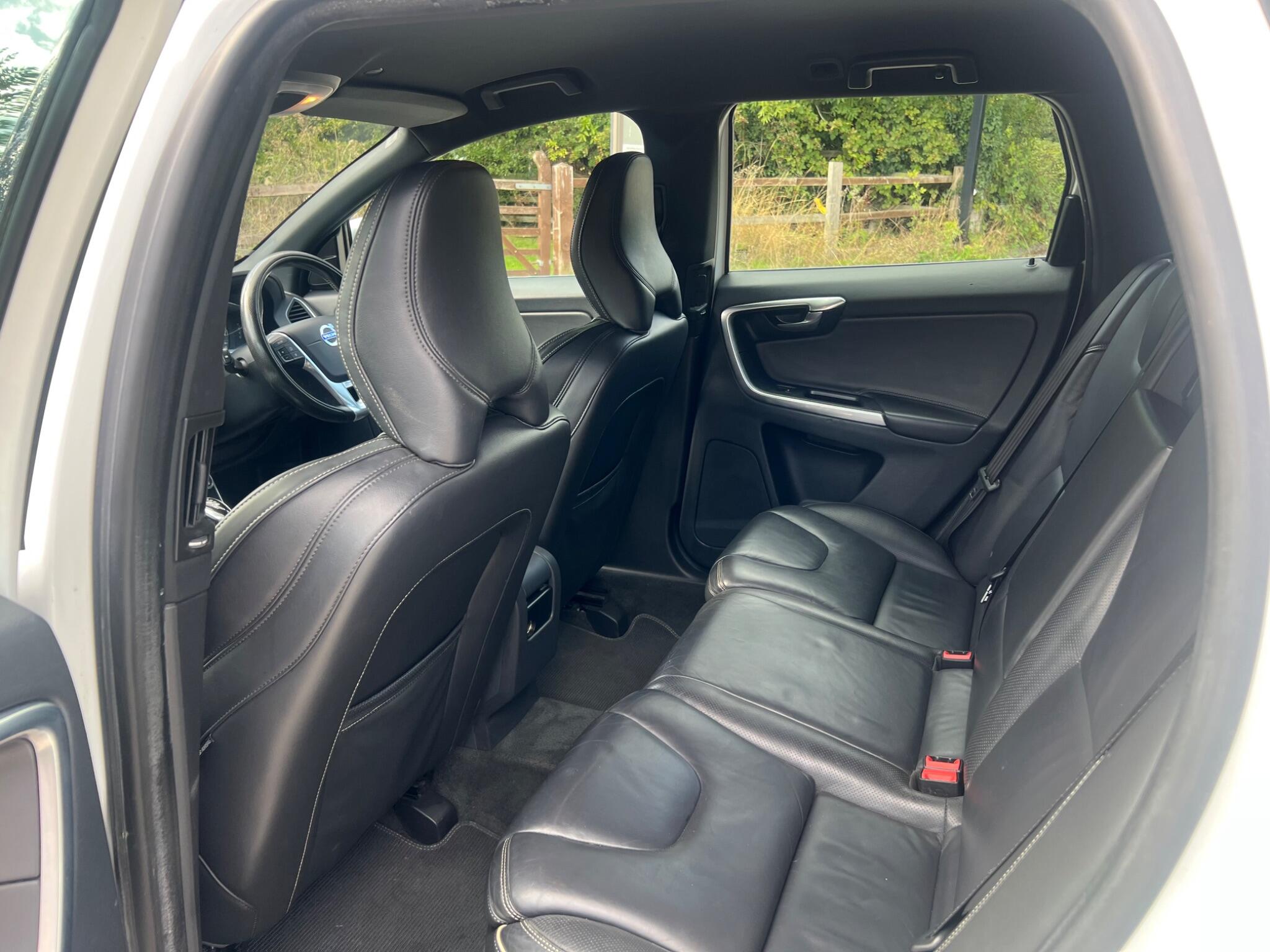 Volvo XC60 view 15