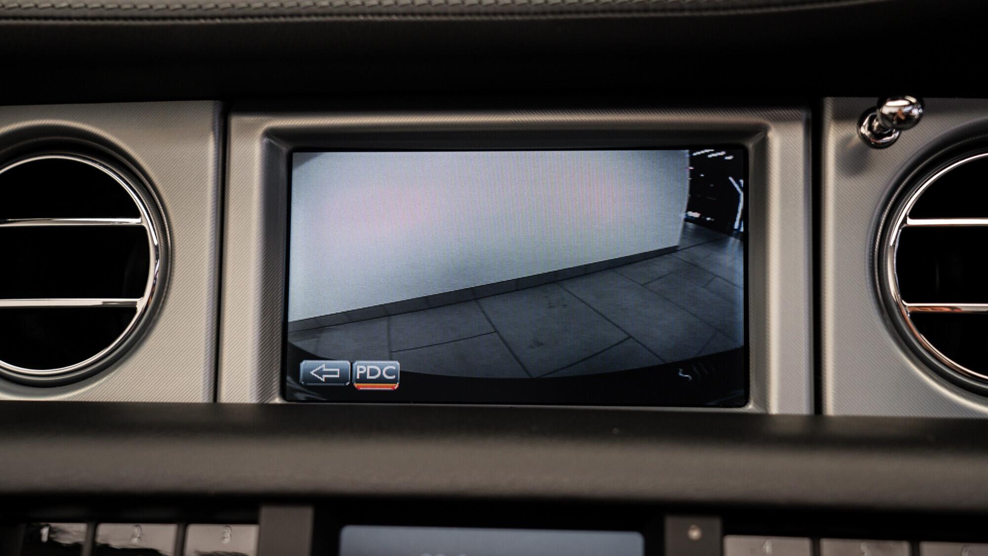 Rolls-Royce Phantom view 16