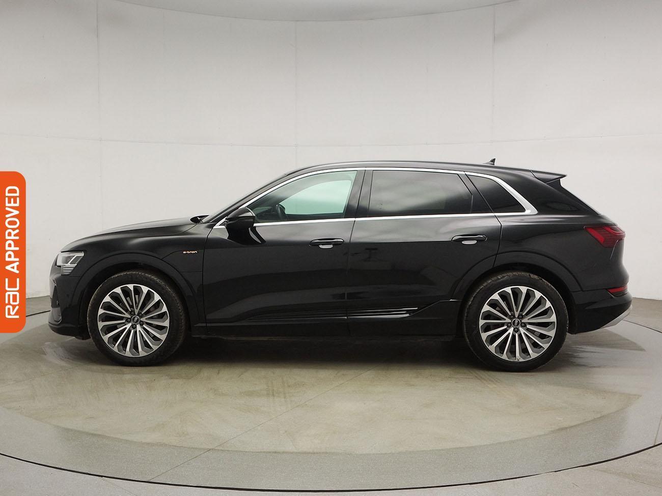 Audi E-Tron view 33