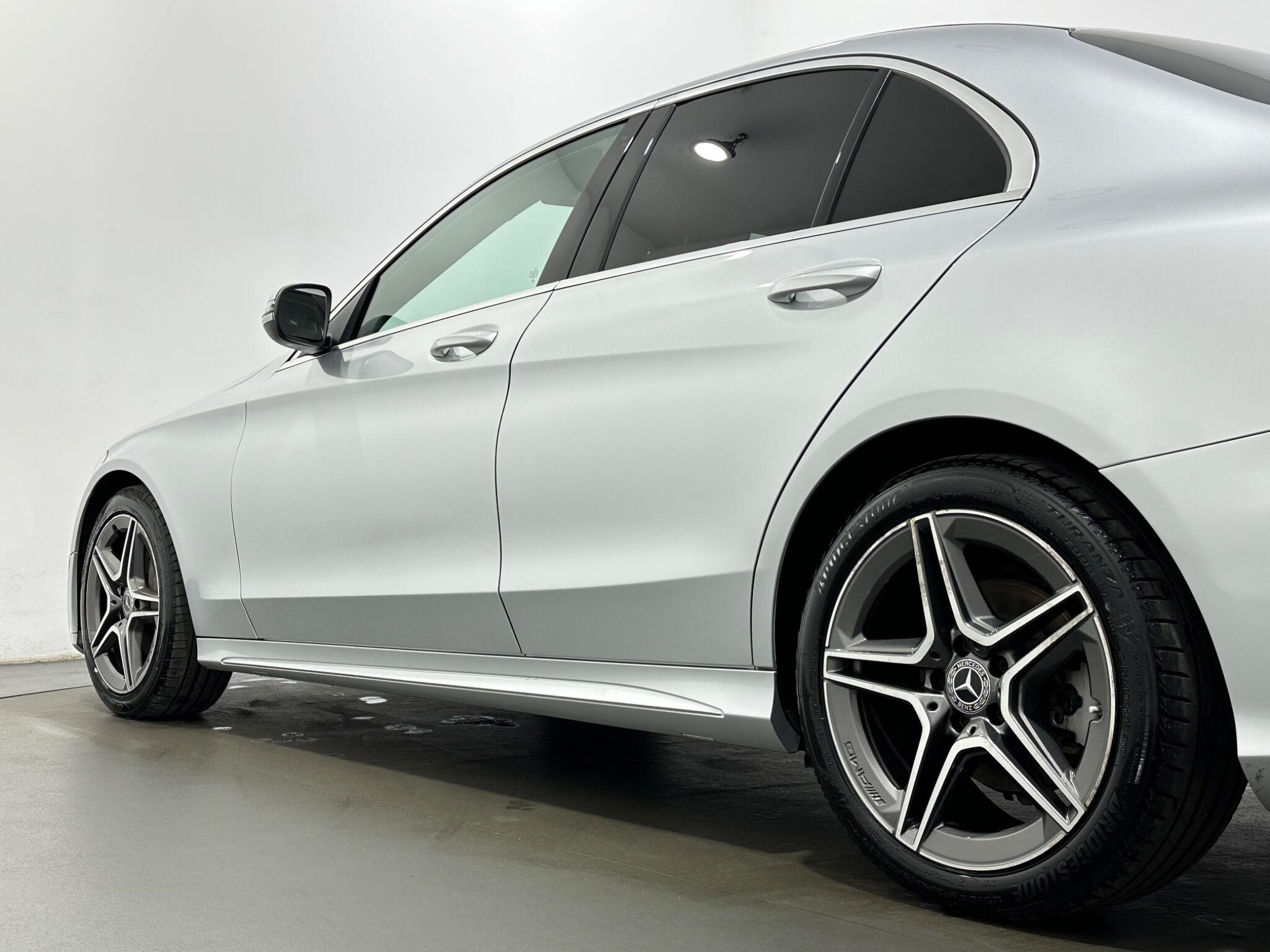 Mercedes-Benz C-Class view 49