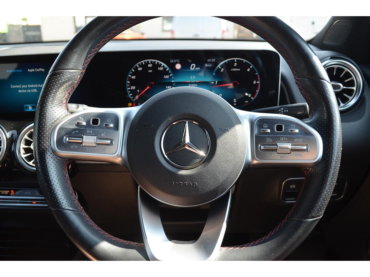 Mercedes-Benz GLB view 45