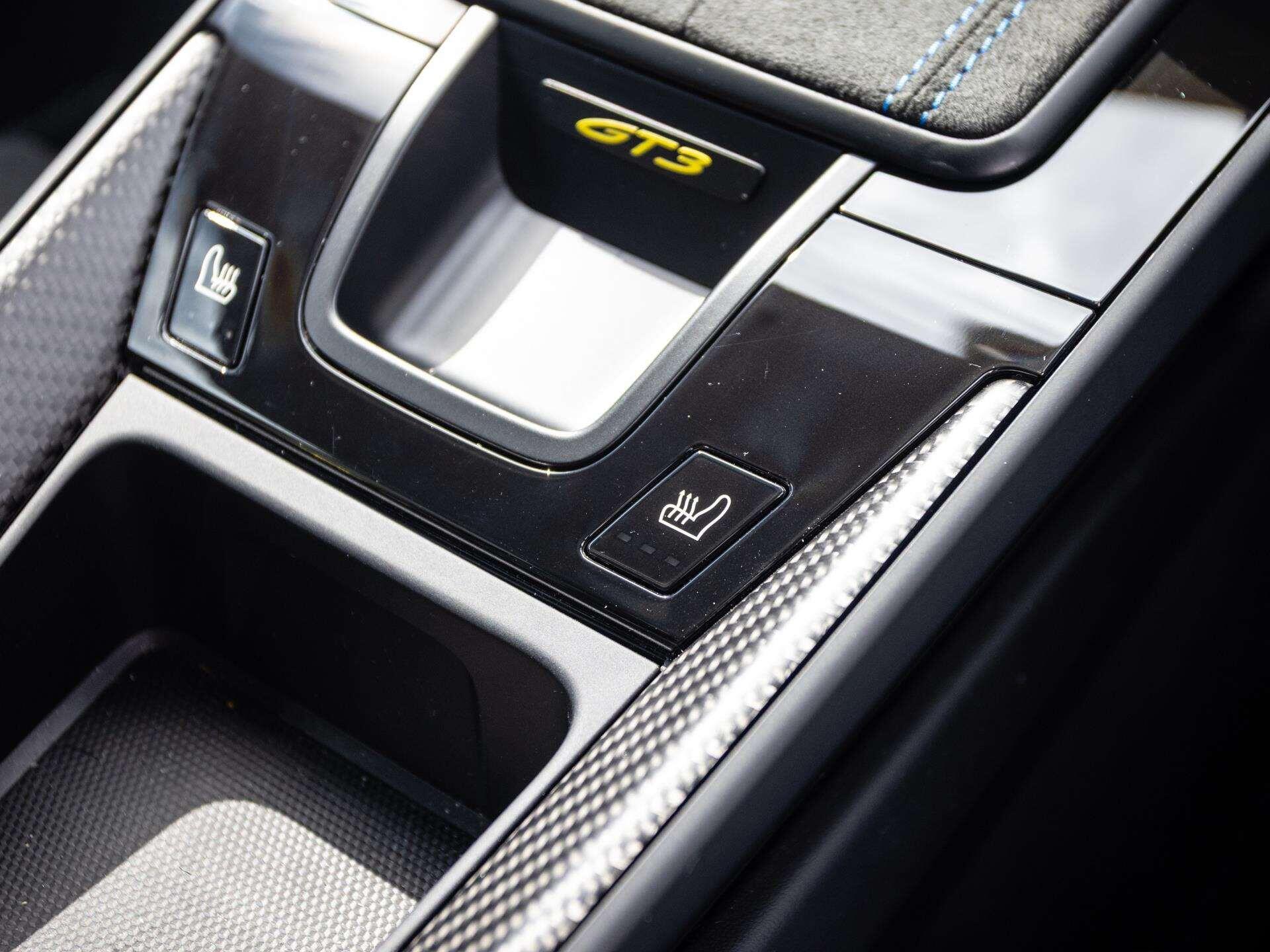 Porsche 911 view 22