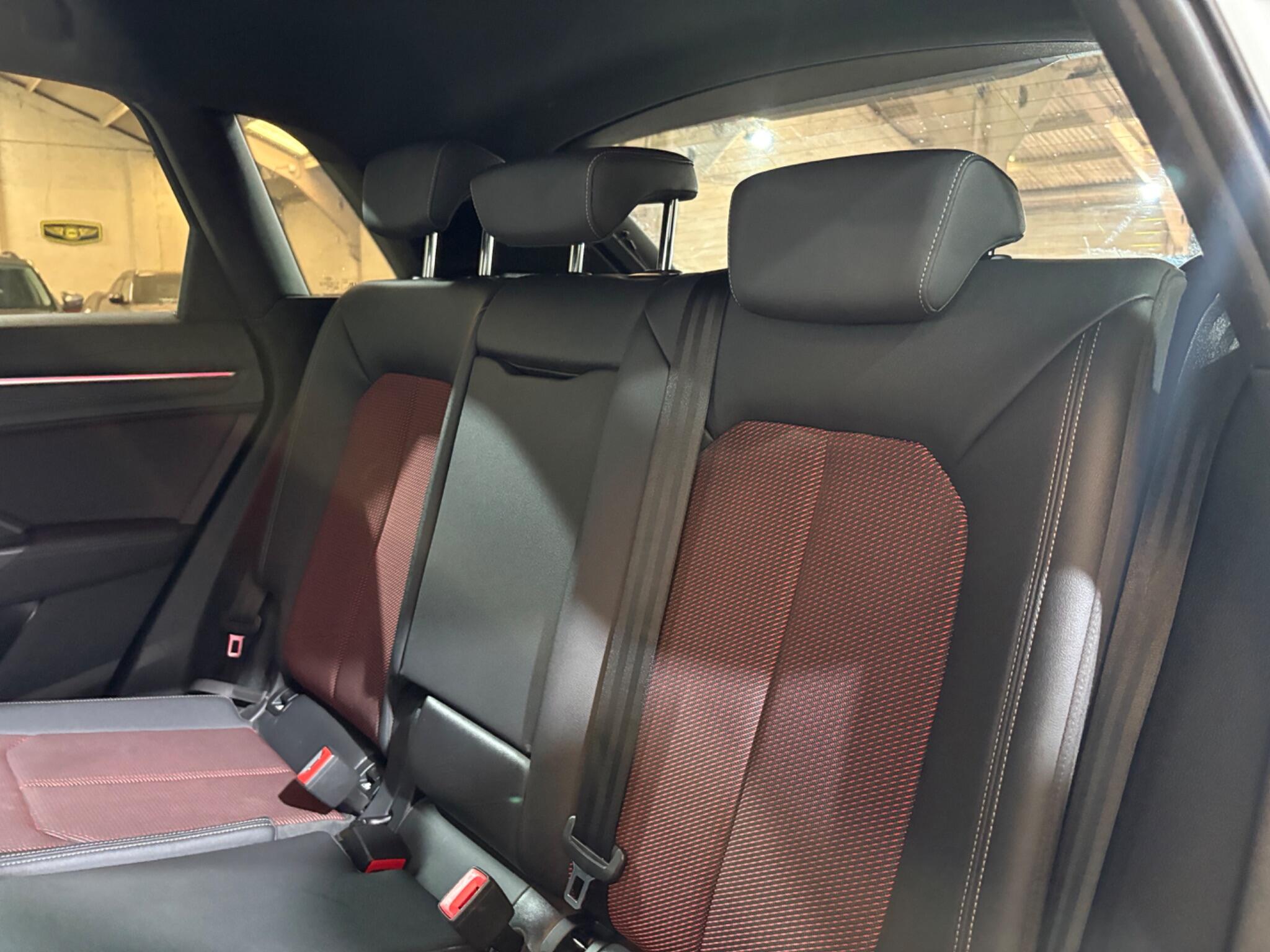 Audi Q3 view 28