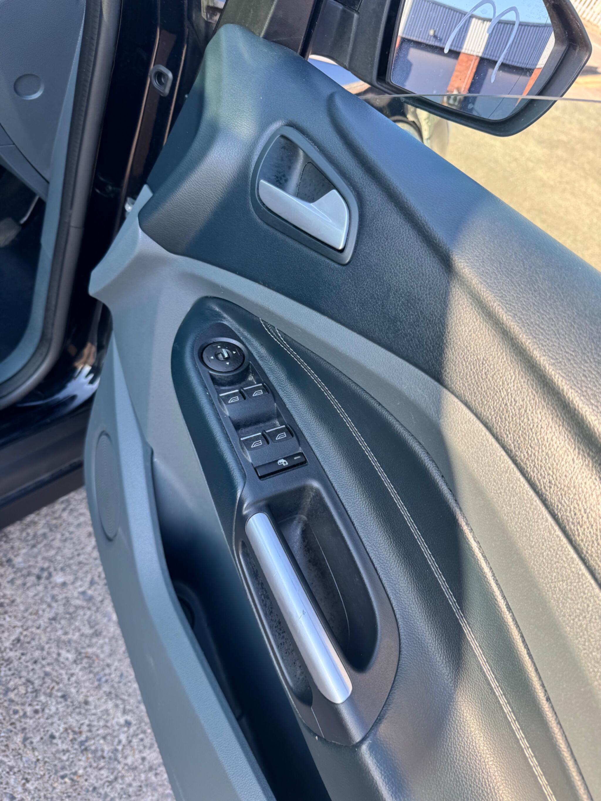 Ford C-Max view 33