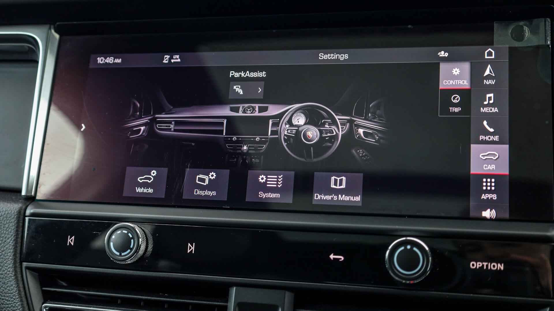 Porsche Macan view 16