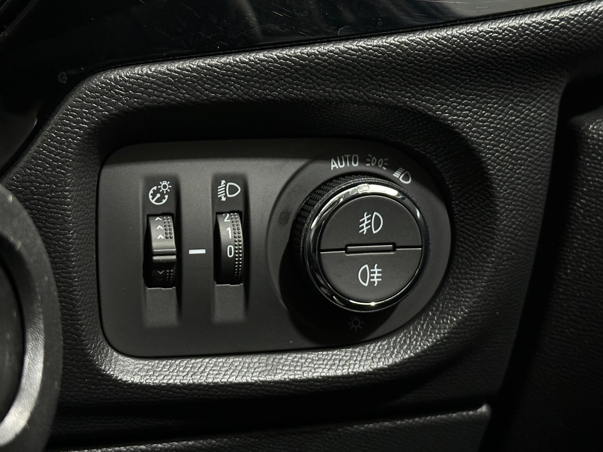 Vauxhall Corsa view 18