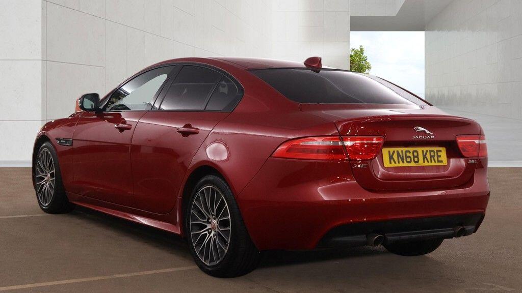 Jaguar Xe view 4