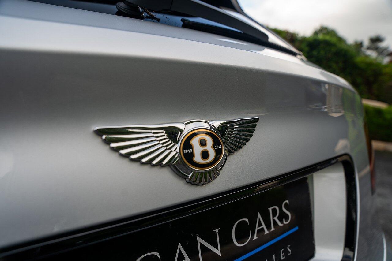 Bentley Bentayga view 12