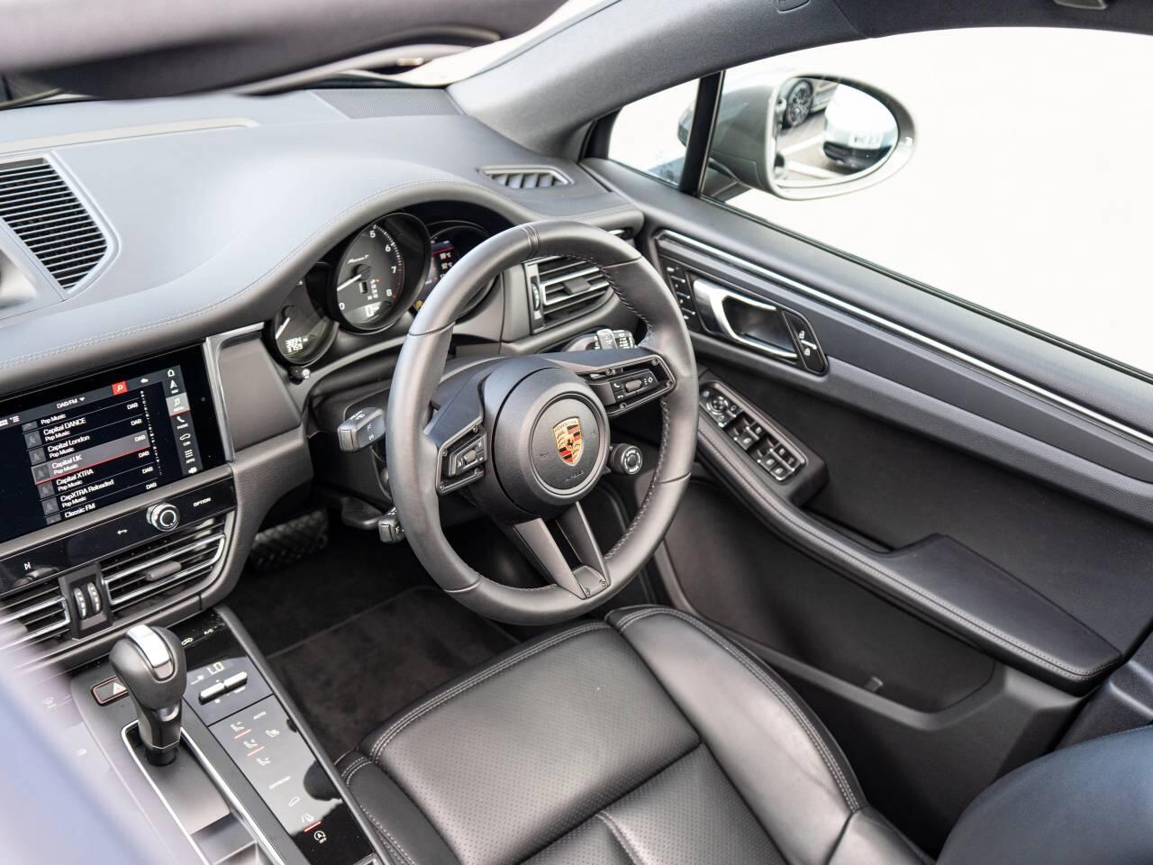 Porsche Macan view 49