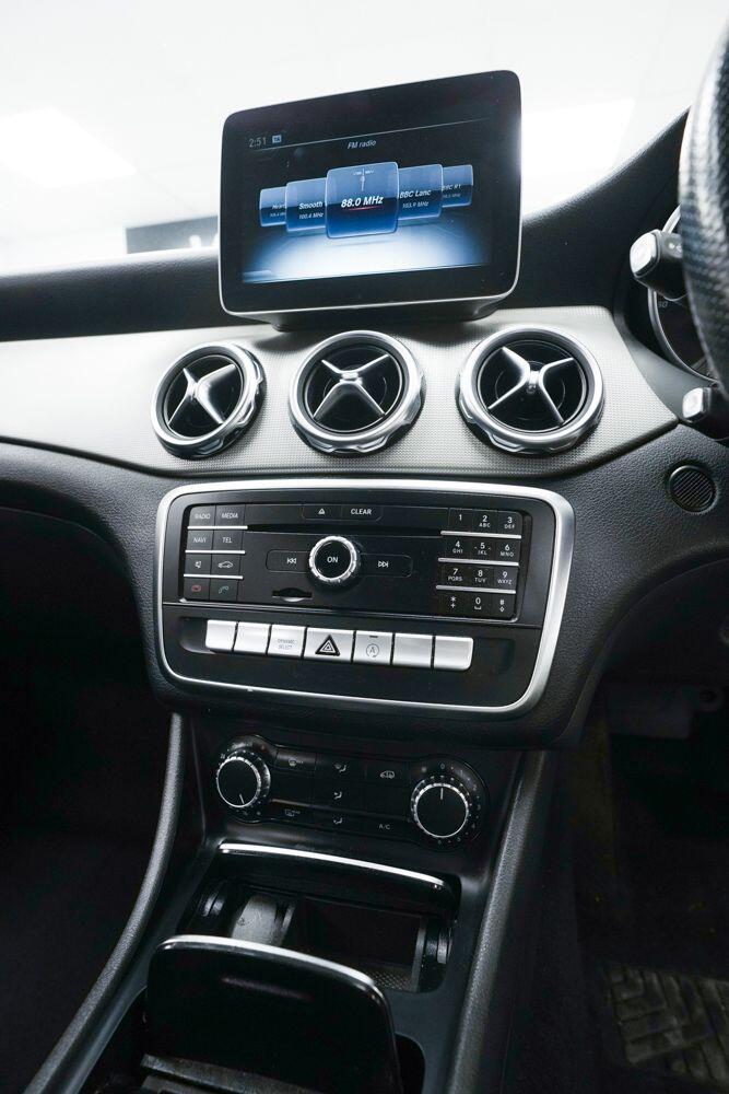 Mercedes-Benz Gla view 19
