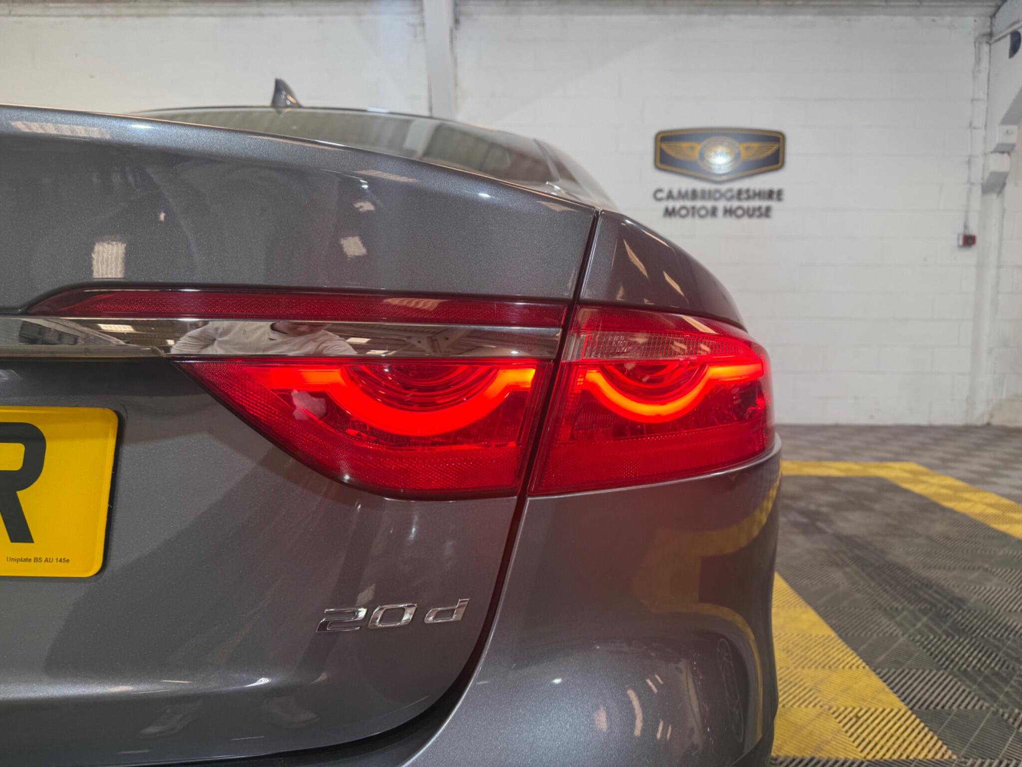 Jaguar XF view 60