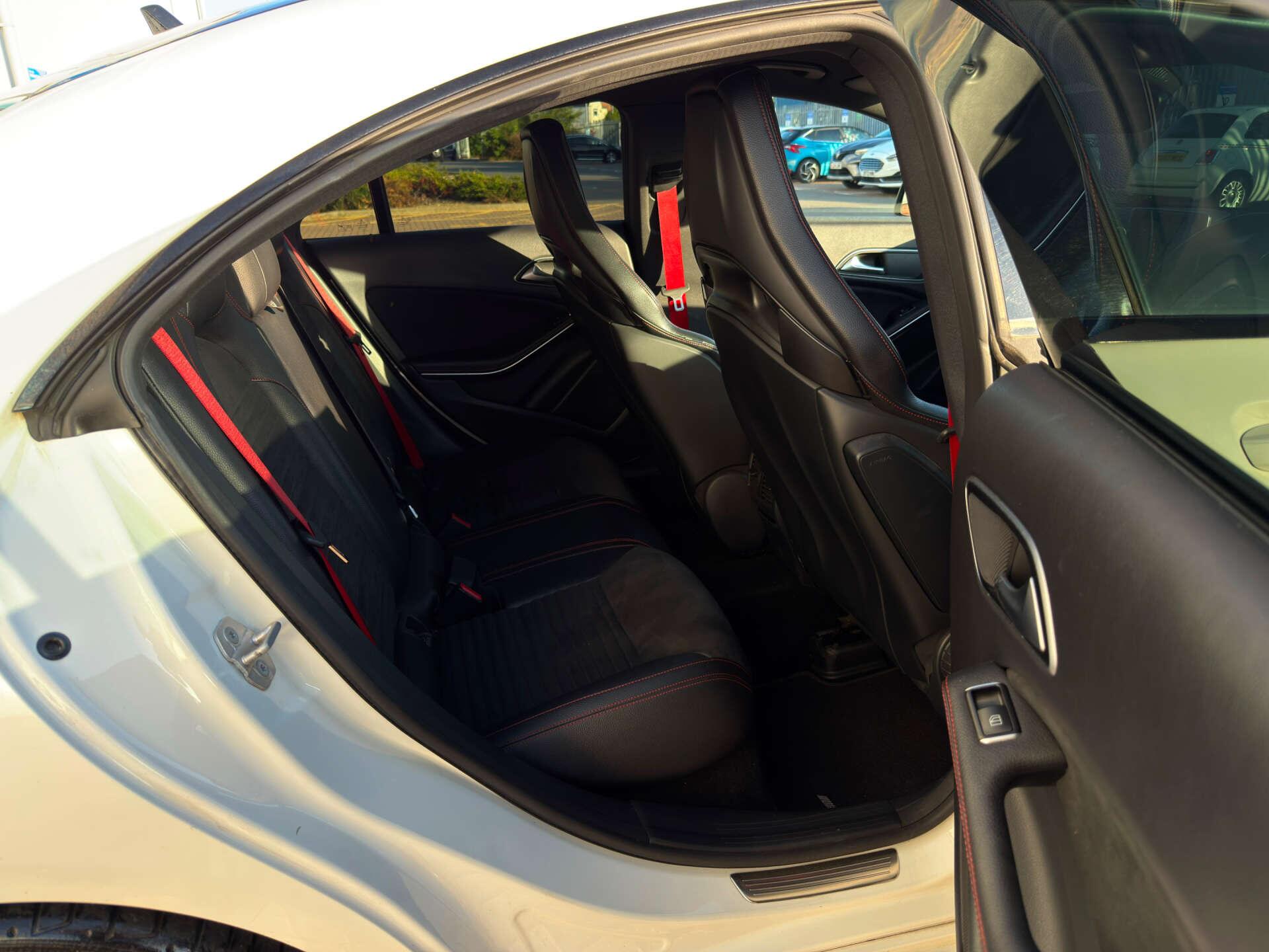 Mercedes-Benz Cla view 30