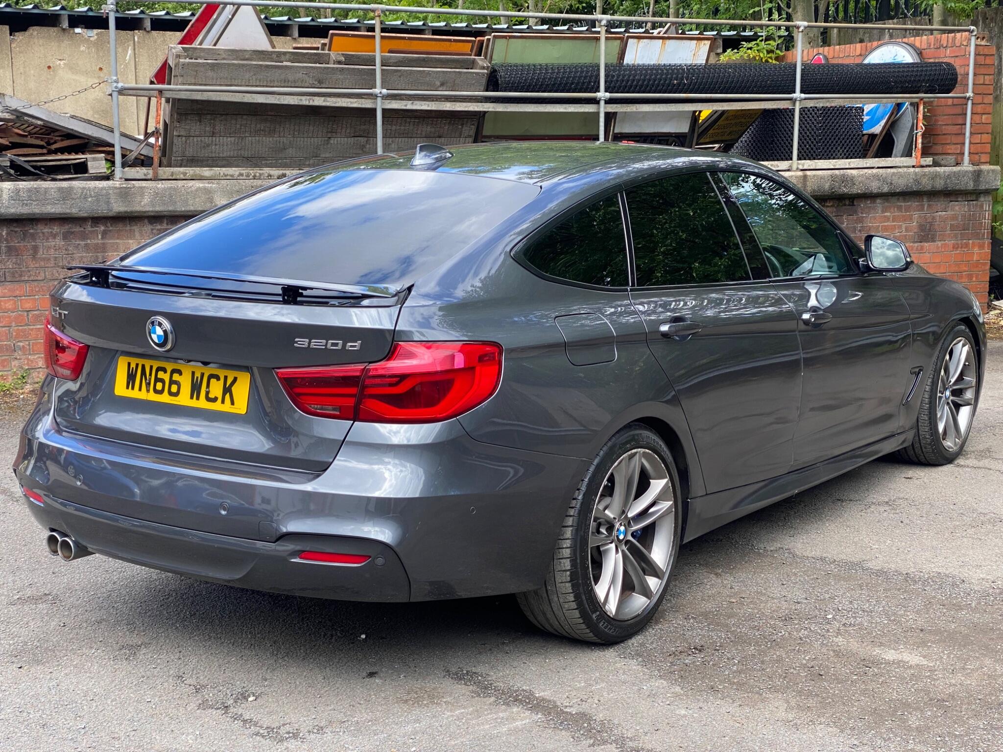 BMW 3 Series view 29