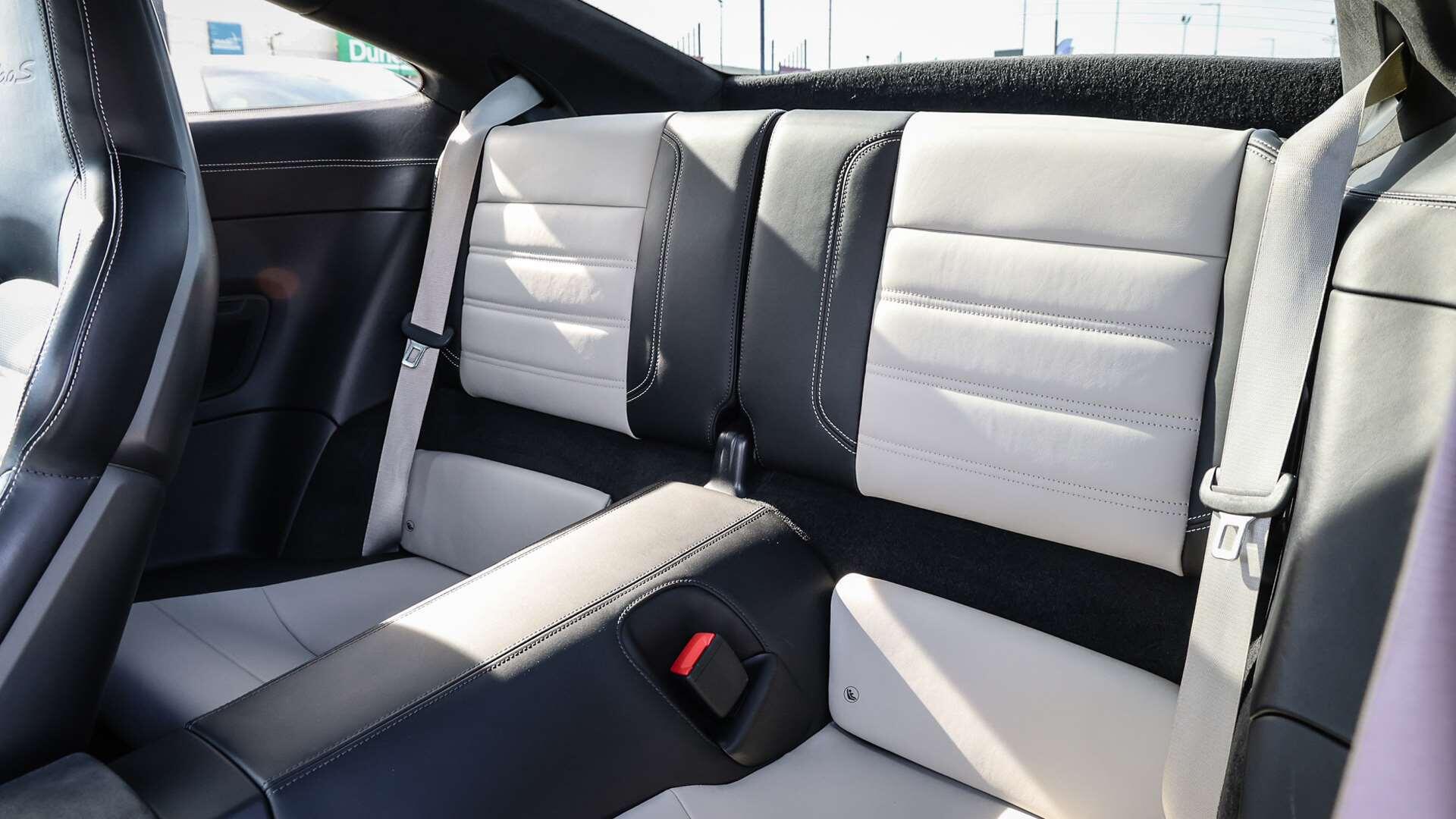 Porsche 911 view 14