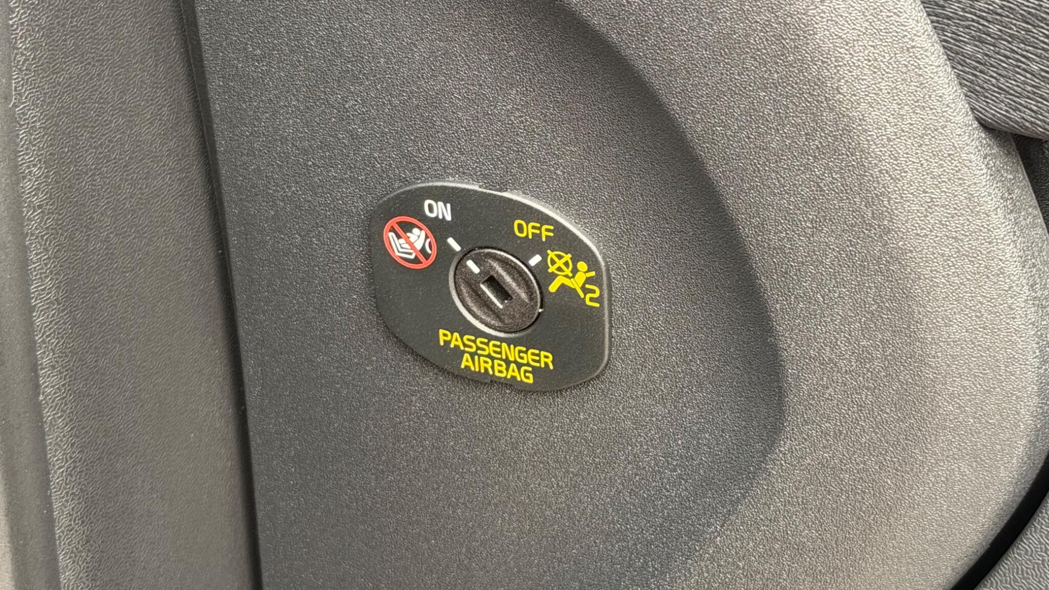 Volvo V40 view 43
