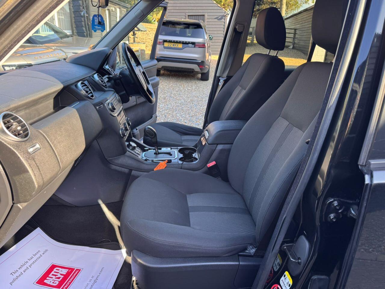 Land Rover Discovery view 14