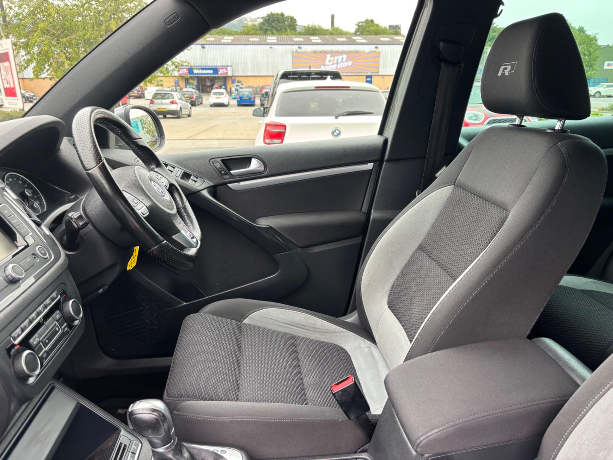 Volkswagen Tiguan view 31