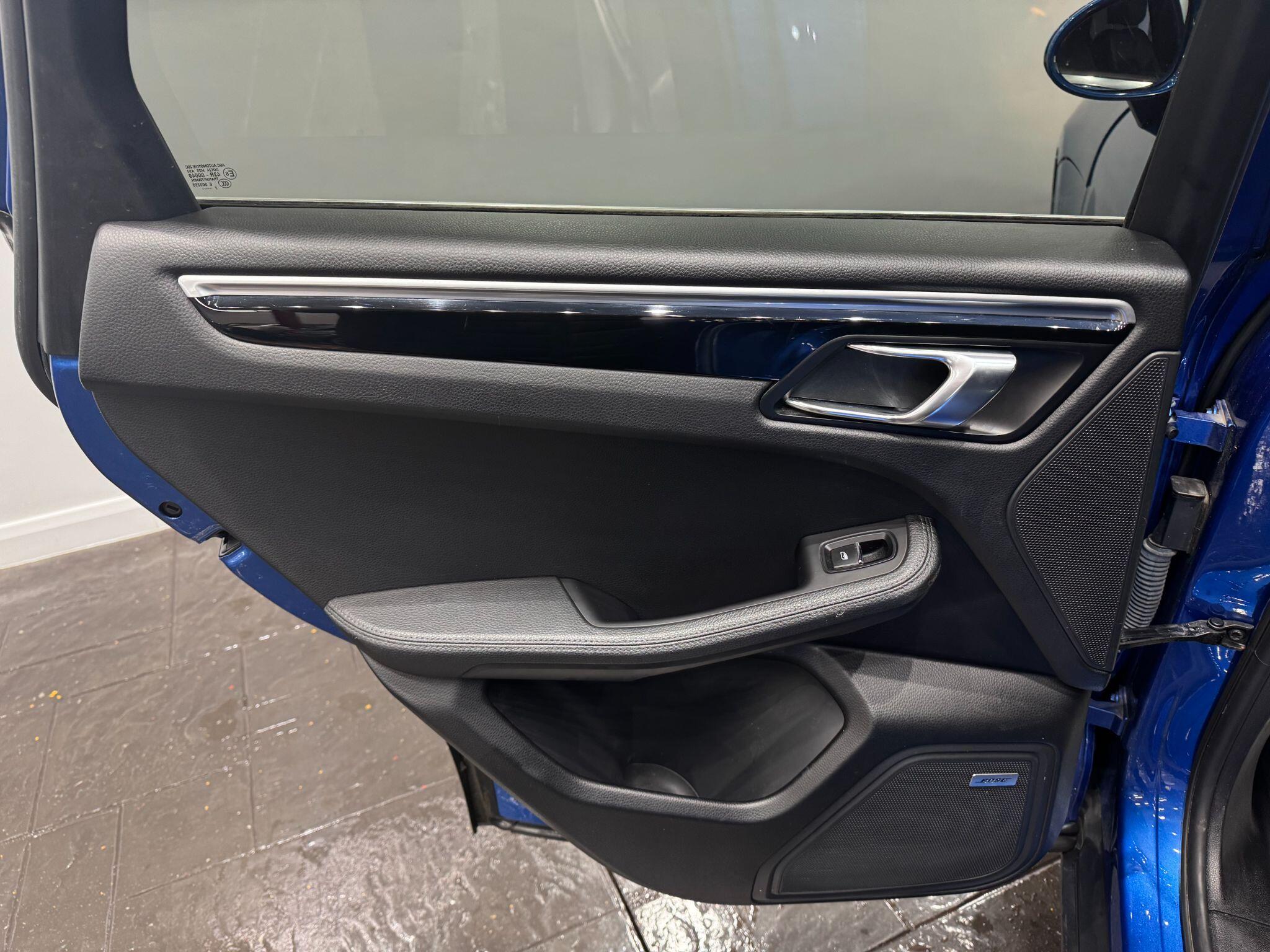 Porsche Macan view 52