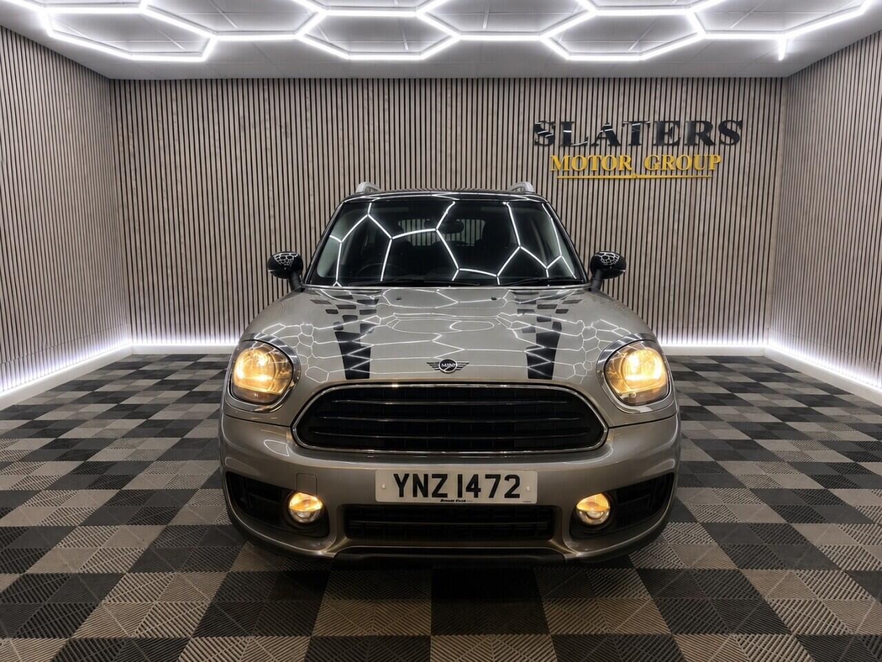 Mini Countryman view 2