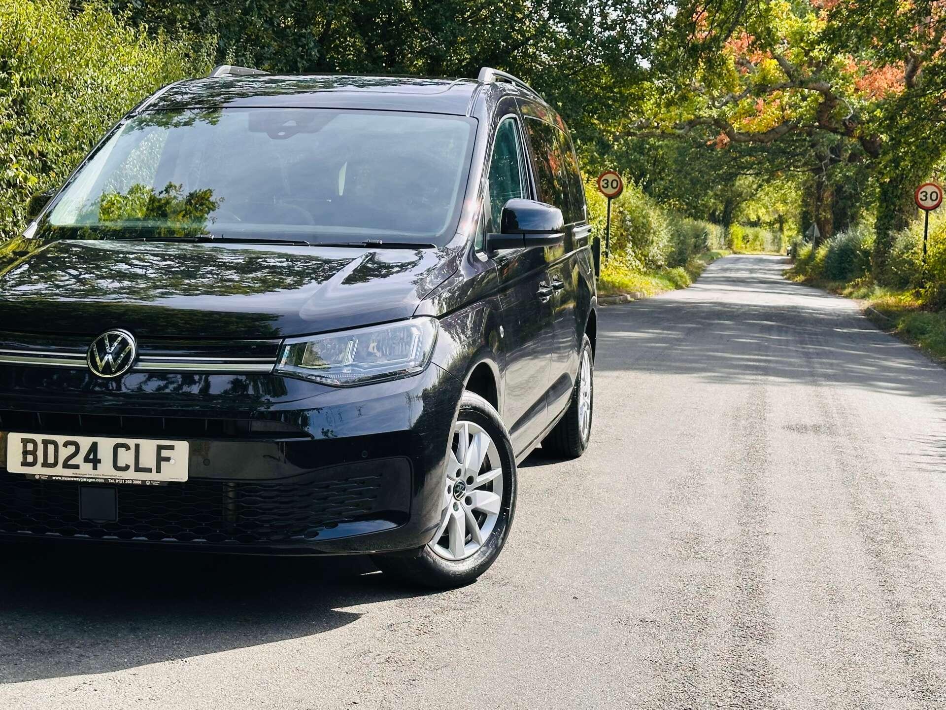 Volkswagen Caddy Maxi view 4