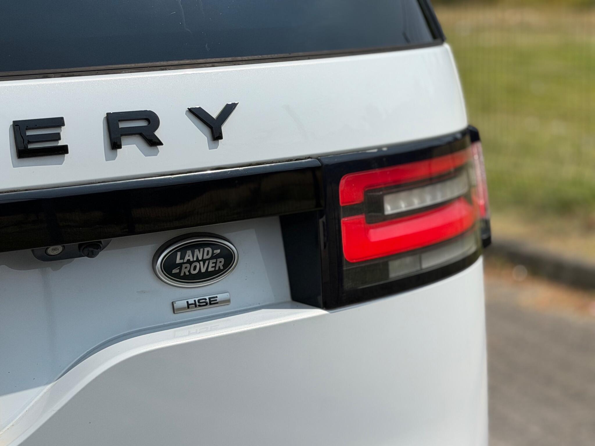 Land Rover Discovery view 13