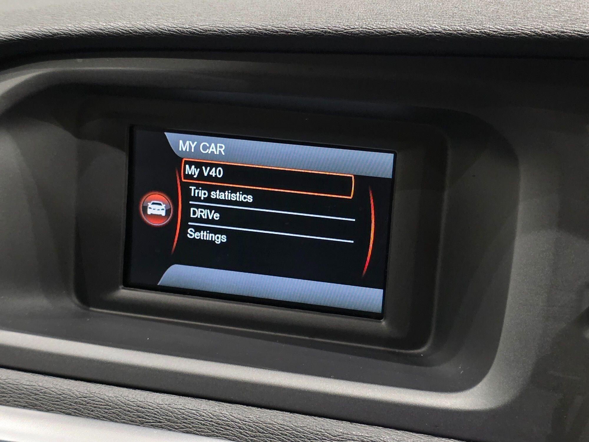 Volvo V40 Cross Country view 66