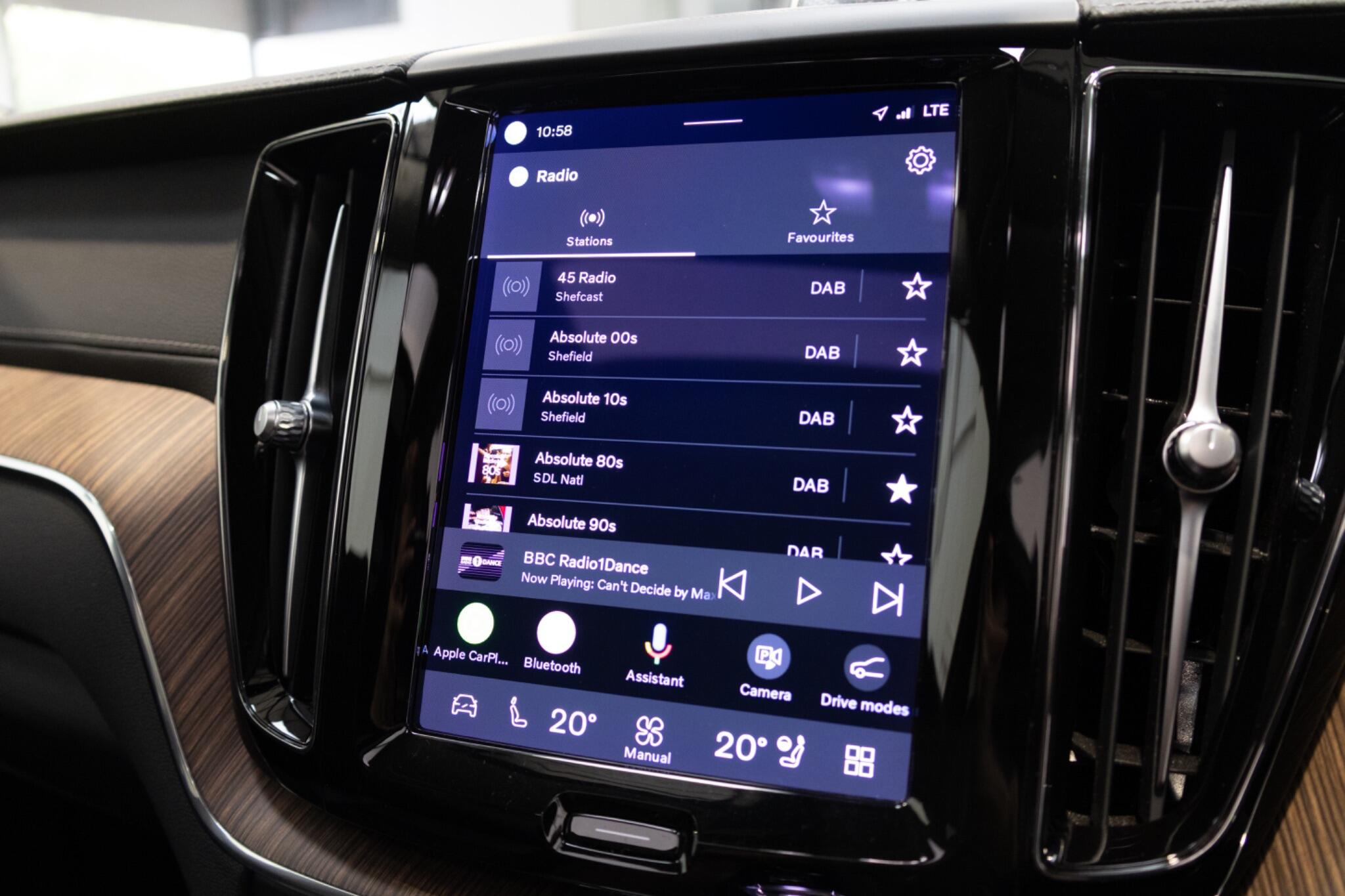 Volvo XC60 view 19