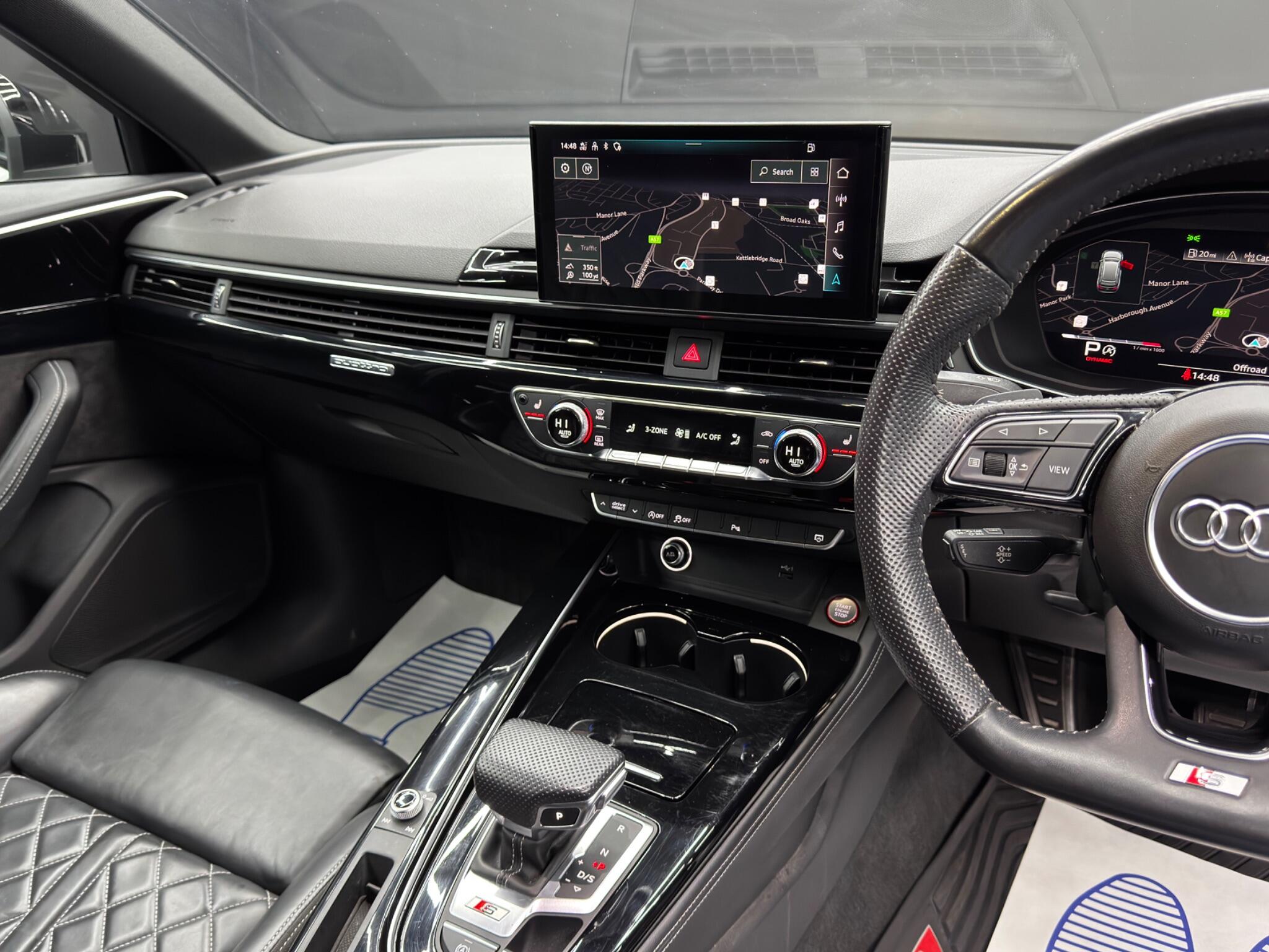 Audi S4 view 24