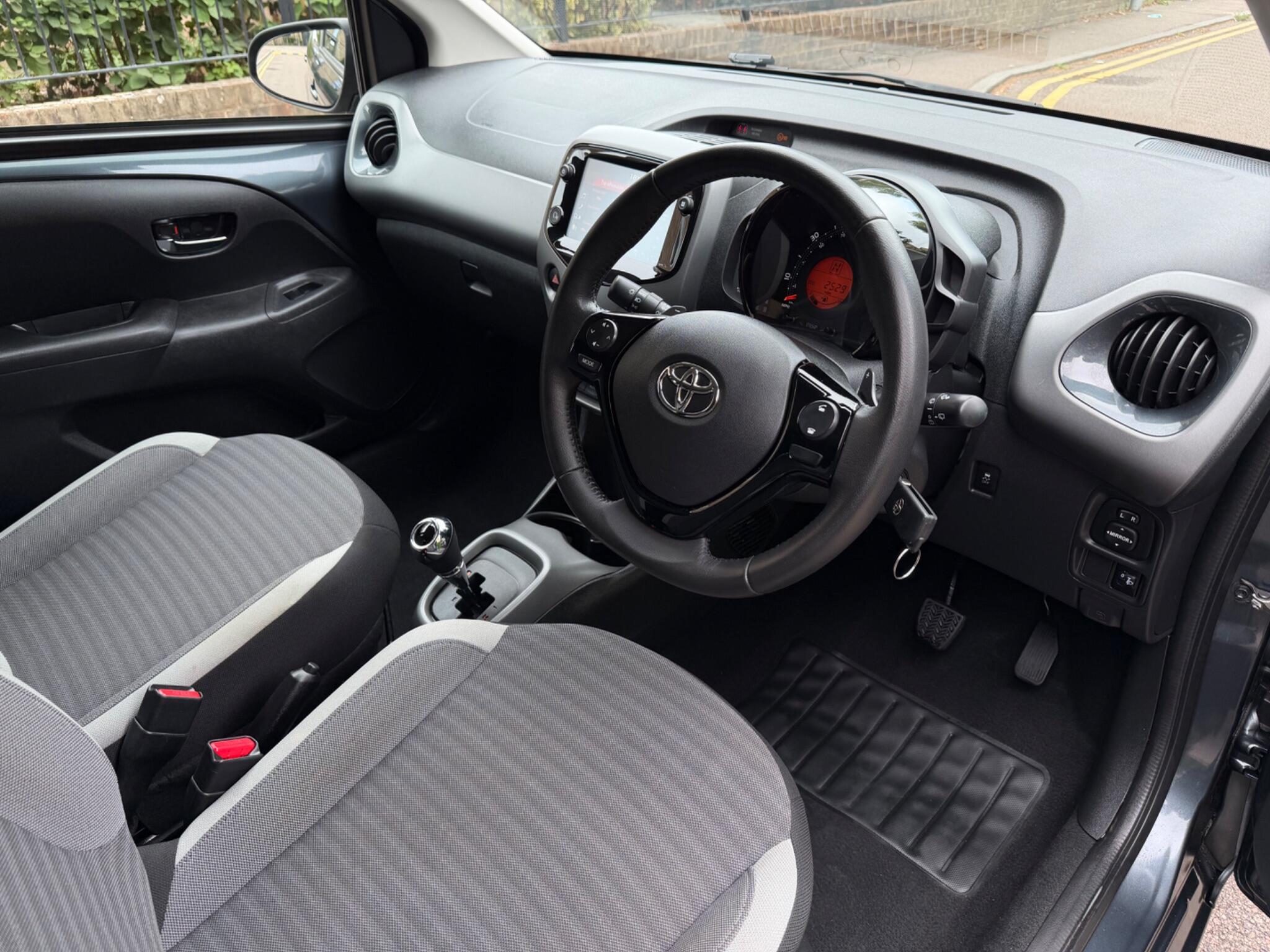 Toyota Aygo view 42