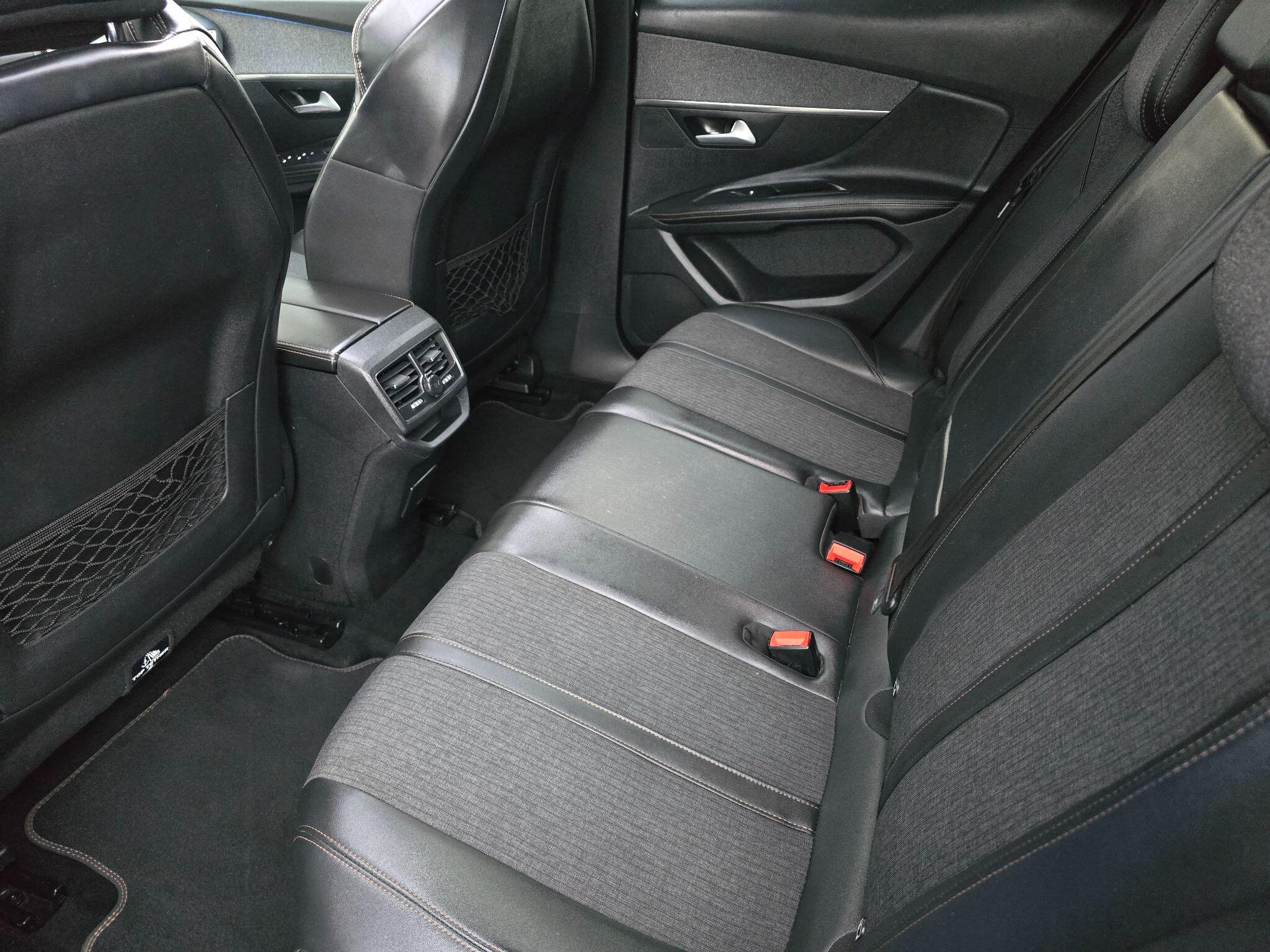 Peugeot 3008 view 12
