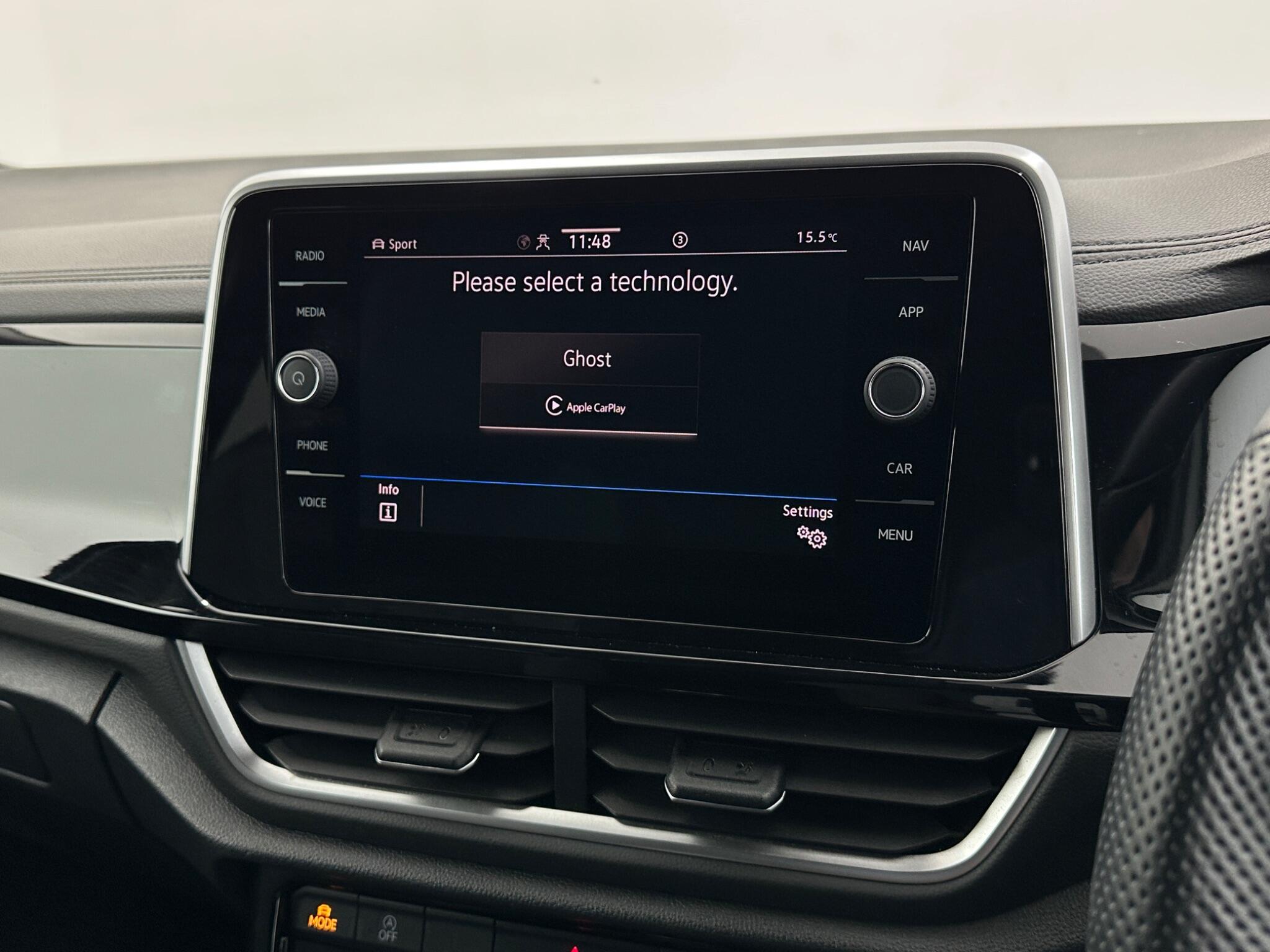 Volkswagen T-Roc view 24
