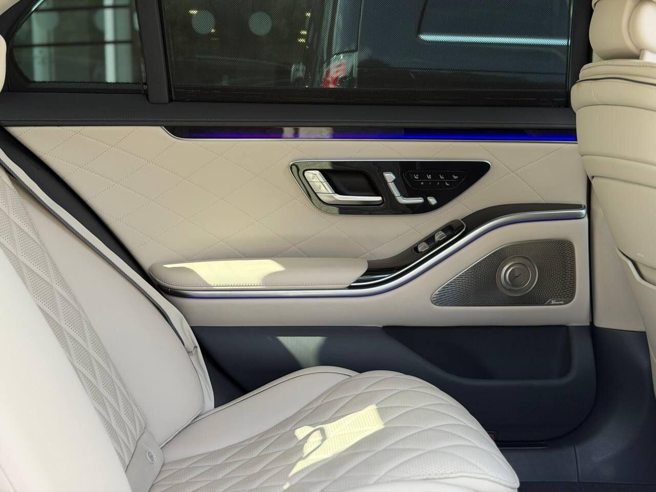 Mercedes-Benz S-Class view 19