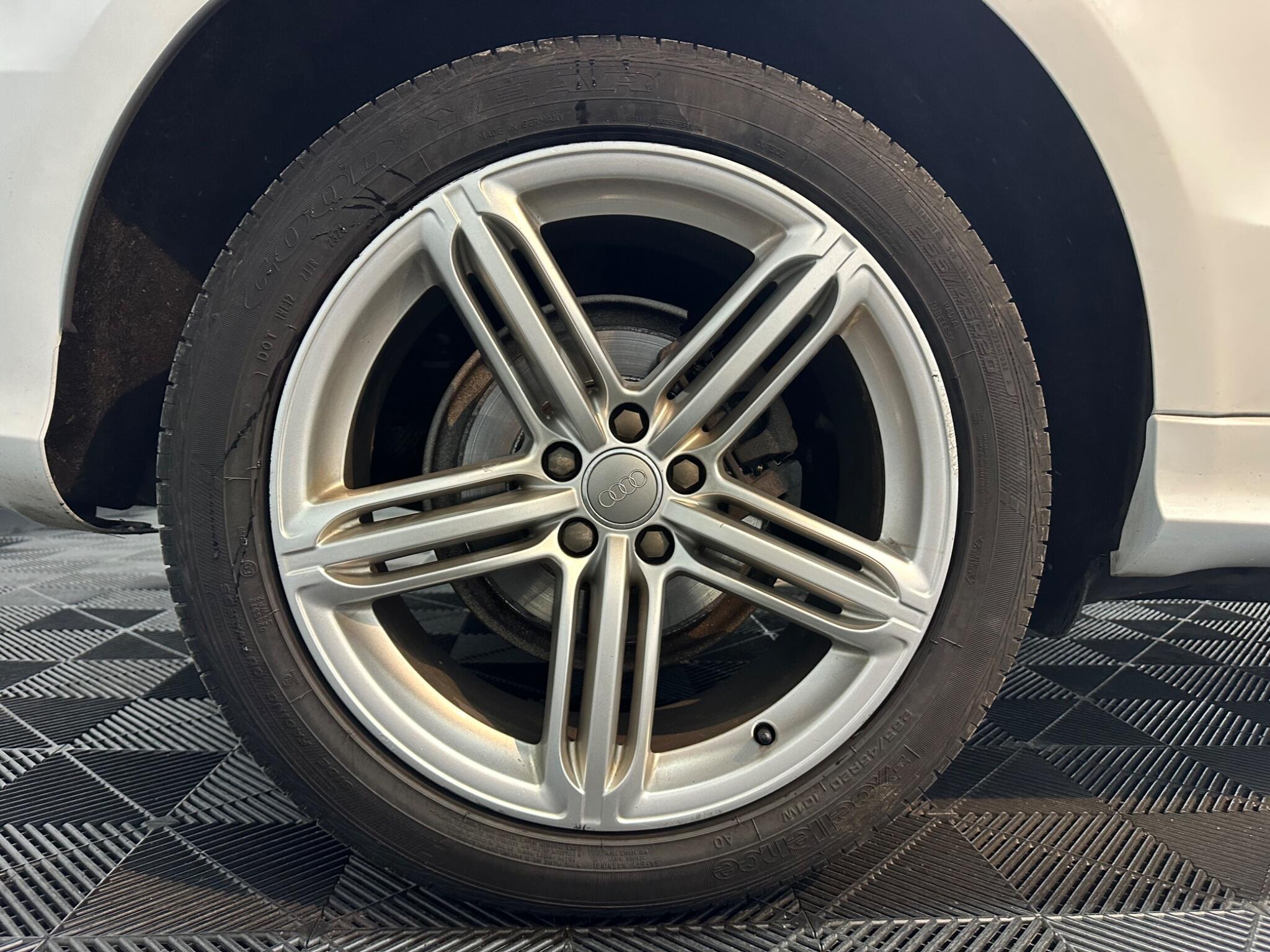 Audi Q5 view 24