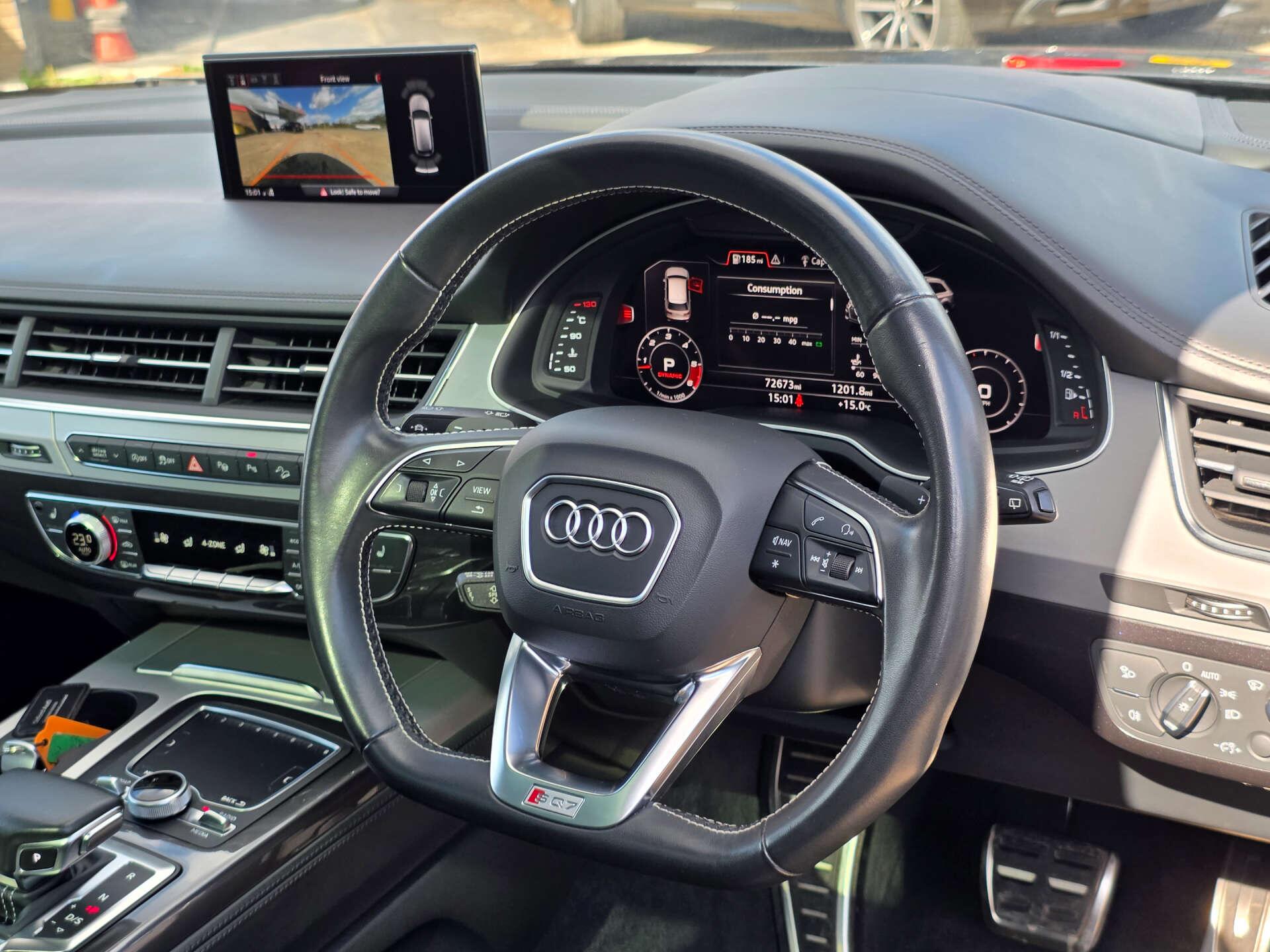 Audi SQ7 view 13