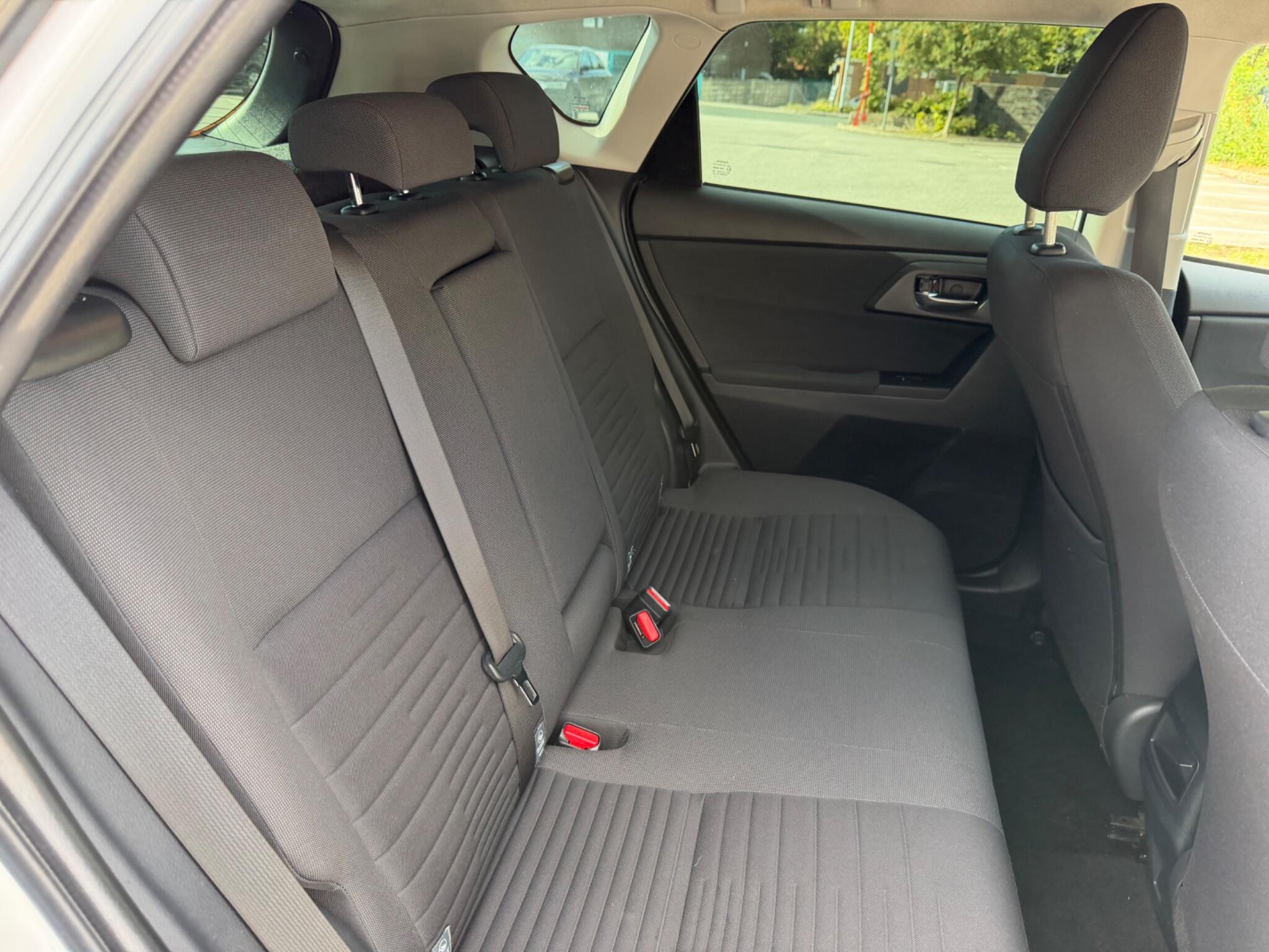 Toyota Auris view 16