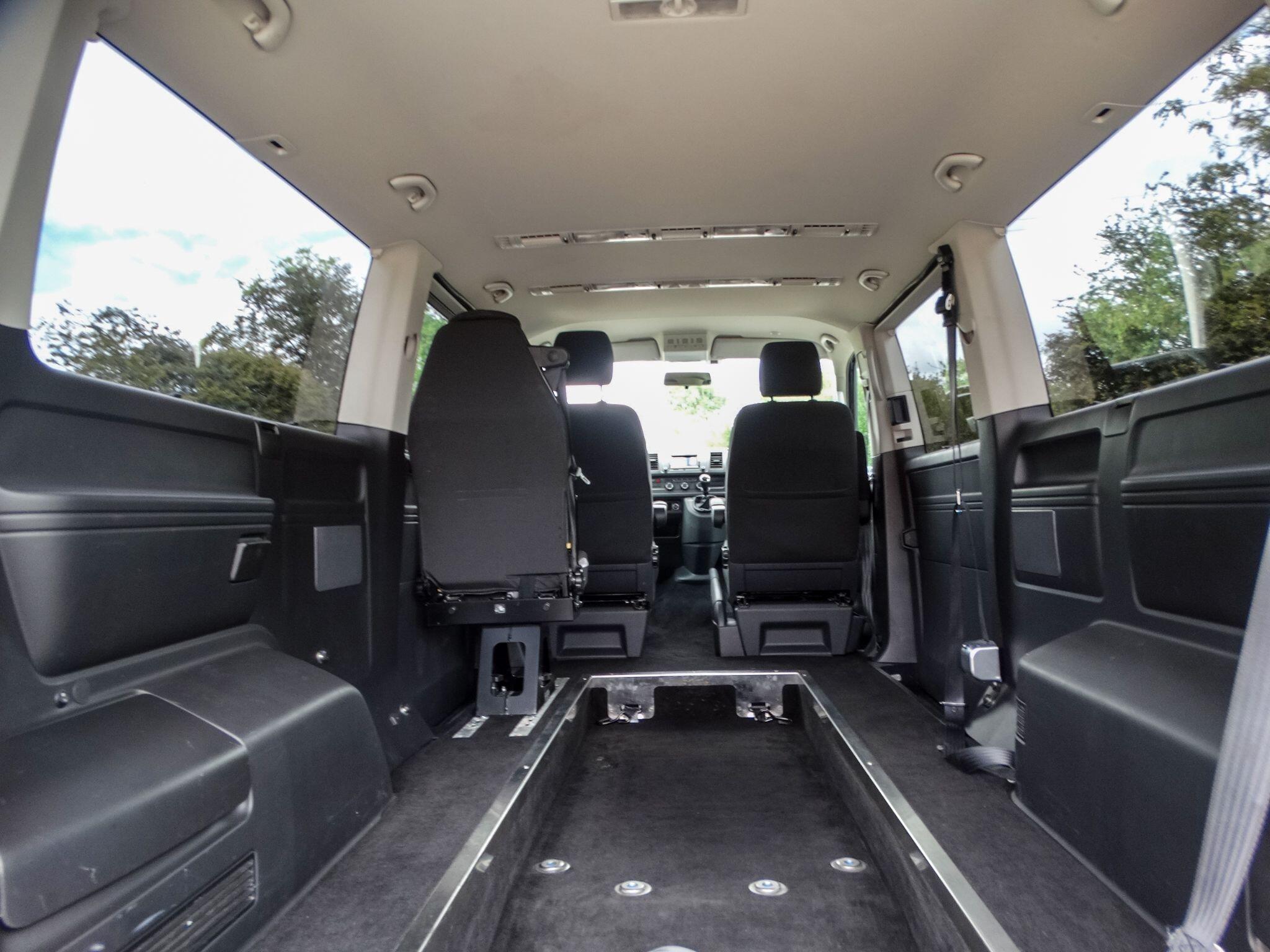 Volkswagen Transporter Shuttle main image