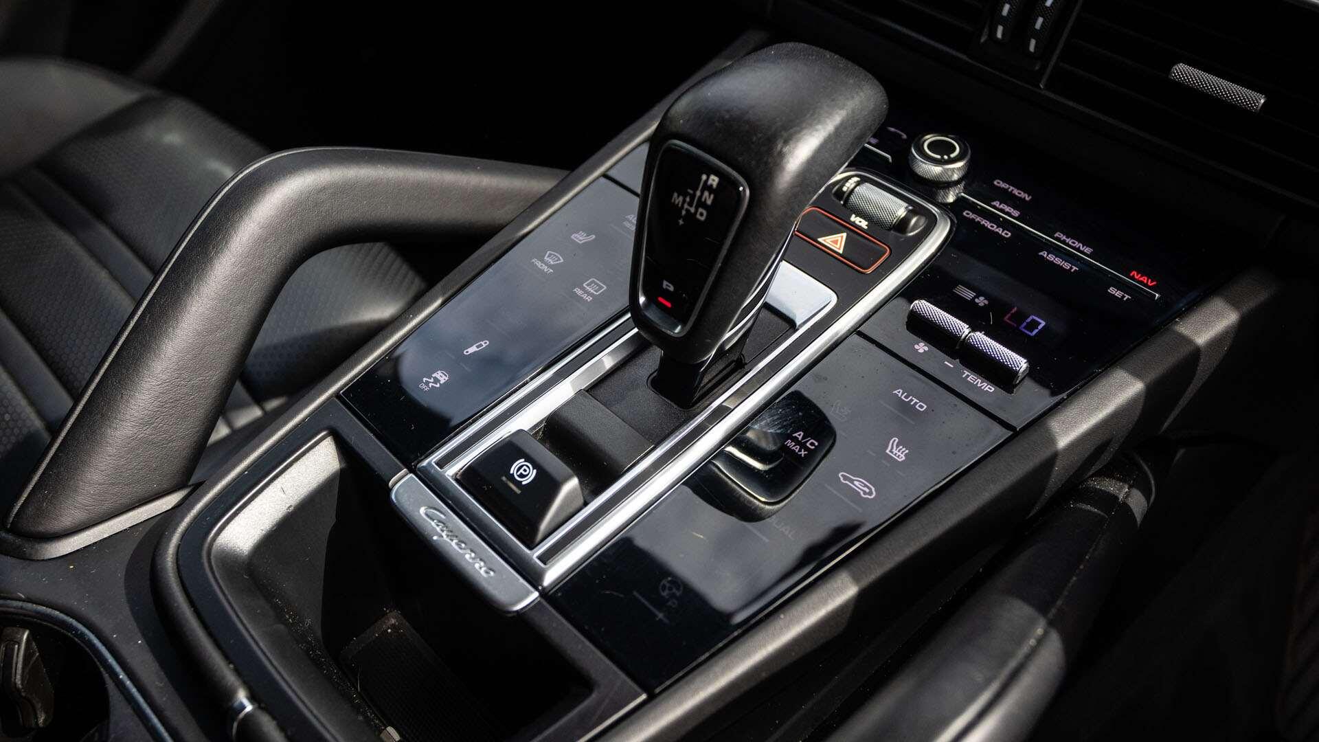 Porsche Cayenne view 24