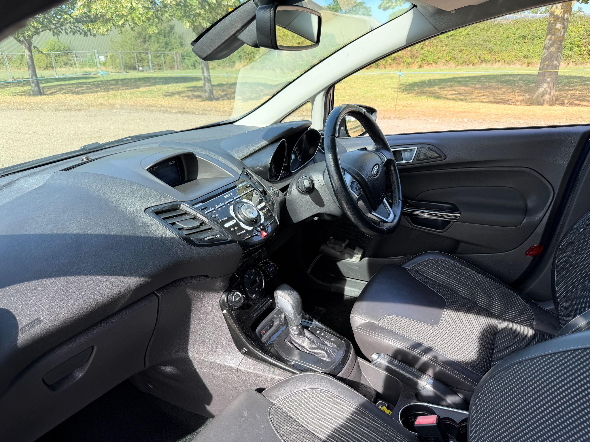 Ford Fiesta view 29