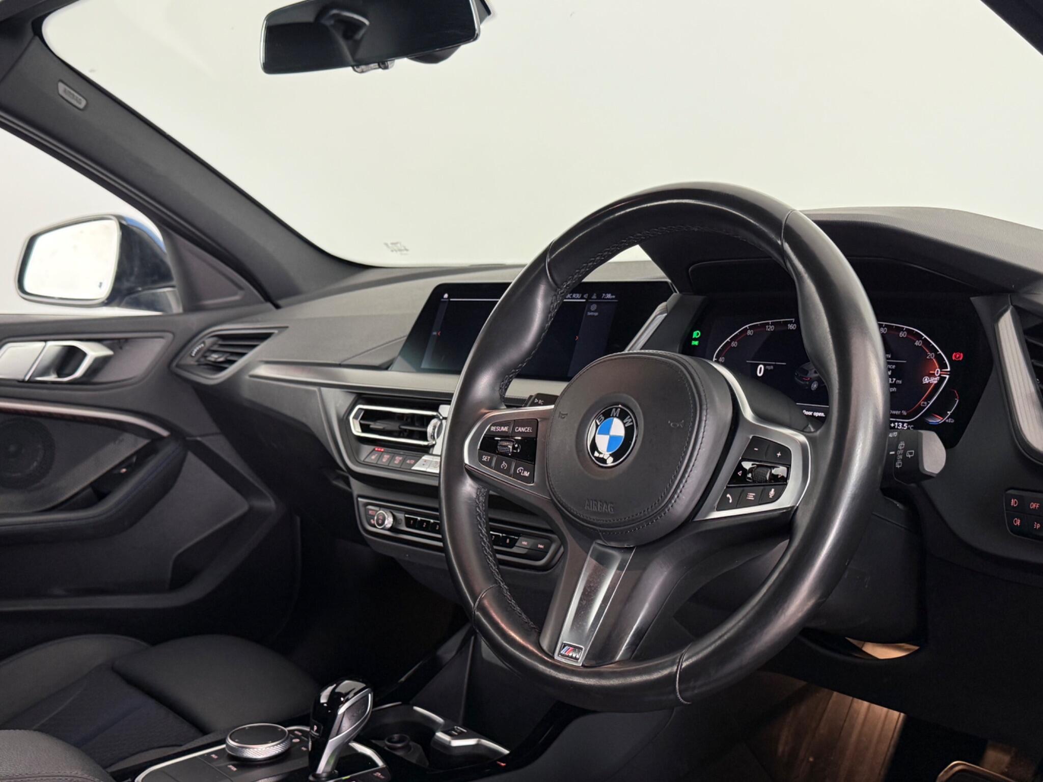 BMW 1 Series view 3