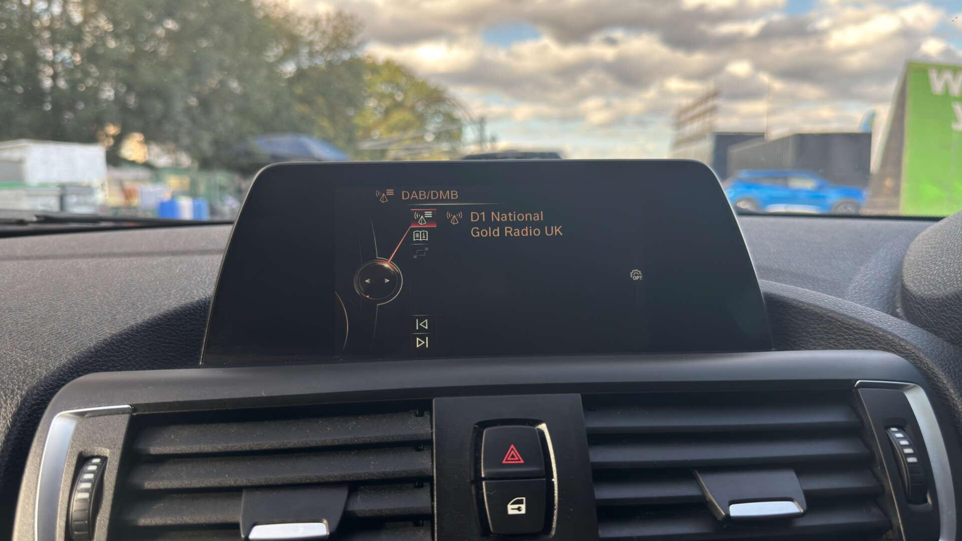 BMW 1 Series view 25
