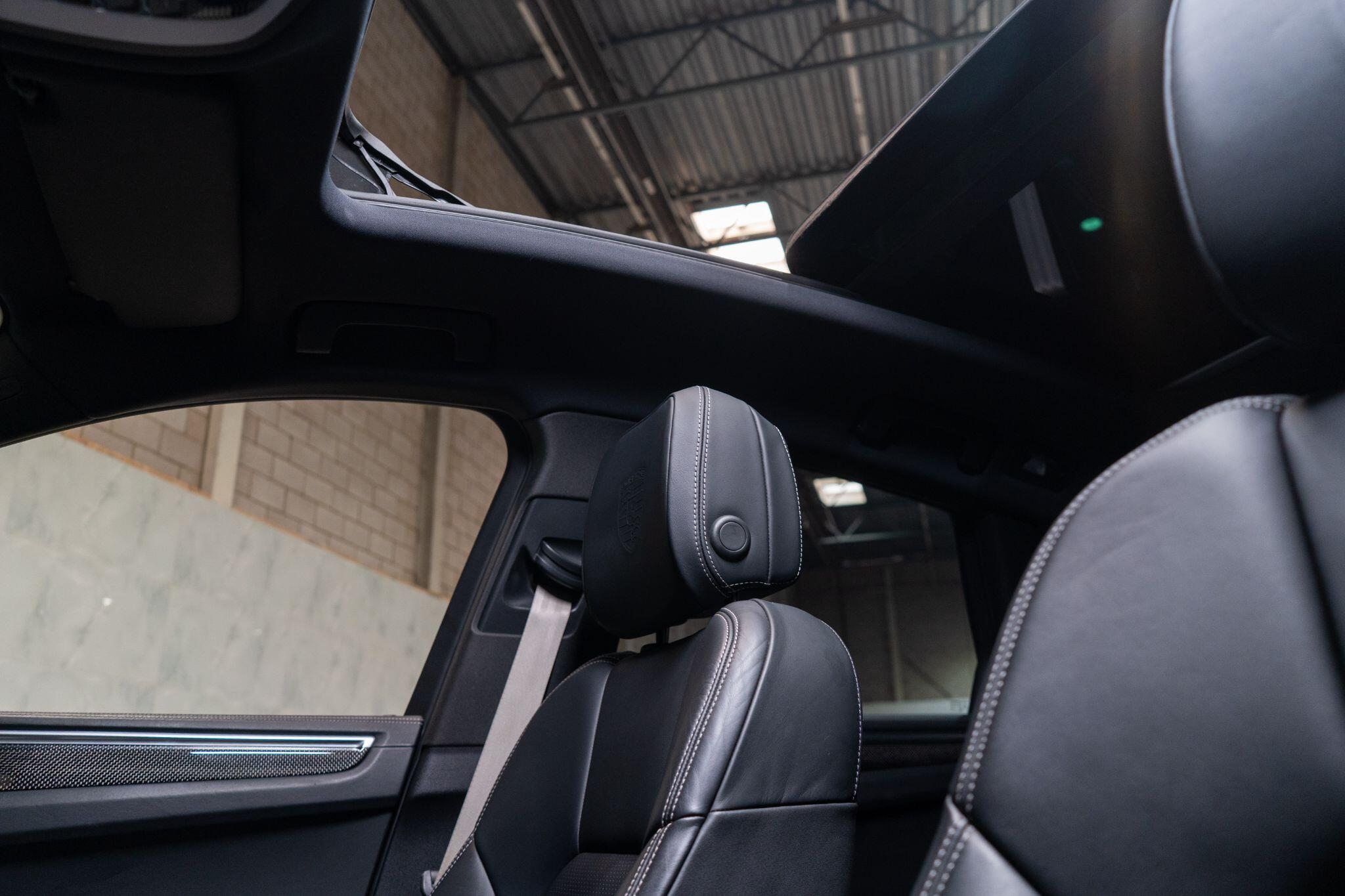 Porsche Macan view 16