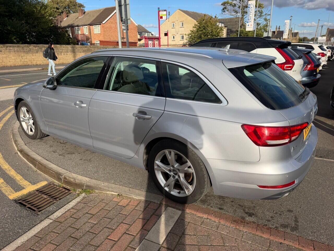 Audi A4 view 7