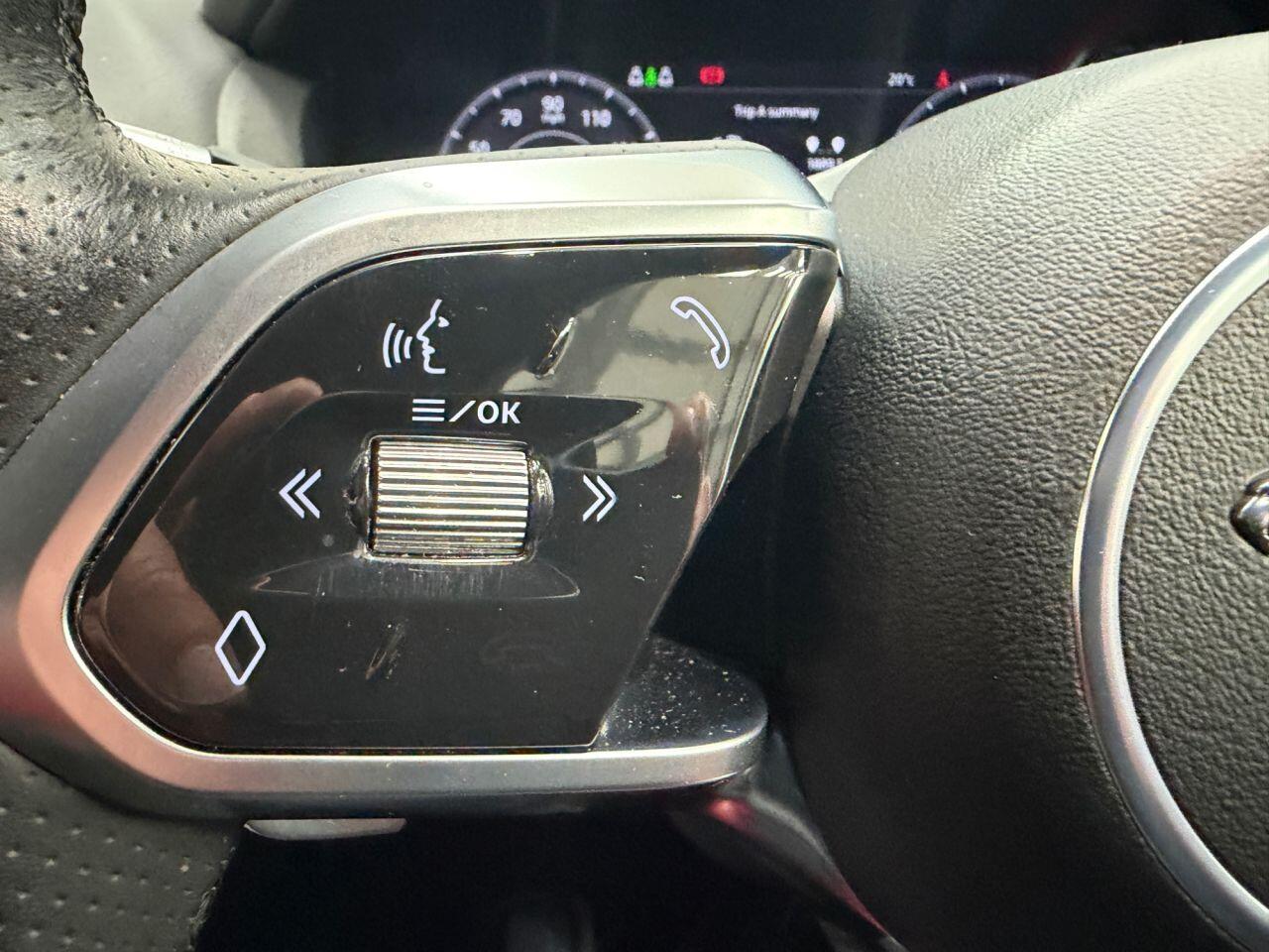 Jaguar Xe view 41